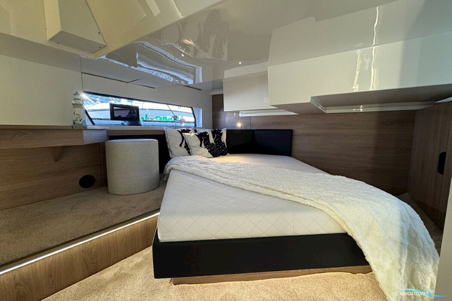 Cobra Yachts Campione 41 Coupe