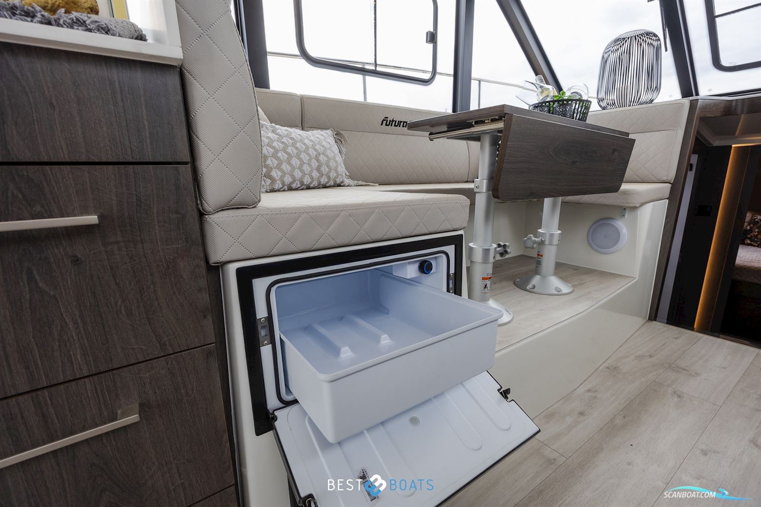 Cobra Yachts Futura 36 Premium Fly