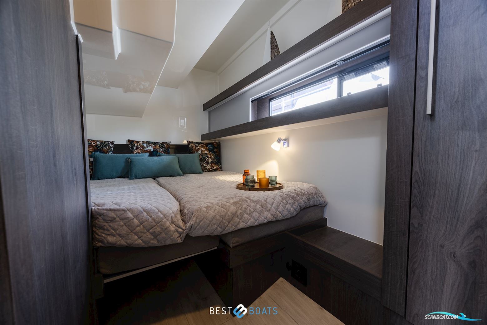 Cobra Yachts Futura 36 Premium Fly
