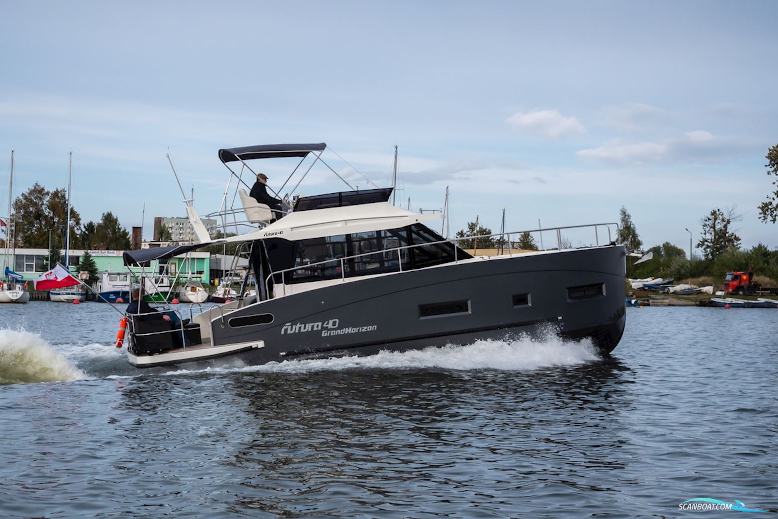 Cobra Yachts Futura 40 Grand Horizon