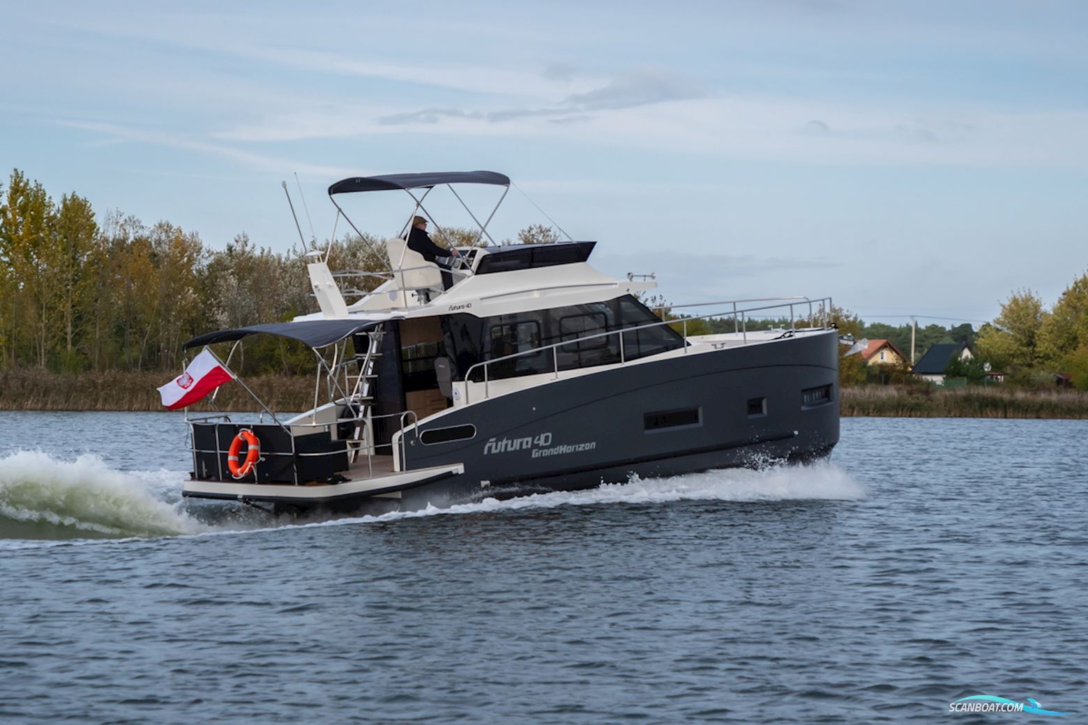 Cobra Yachts Futura 40 Grand Horizon