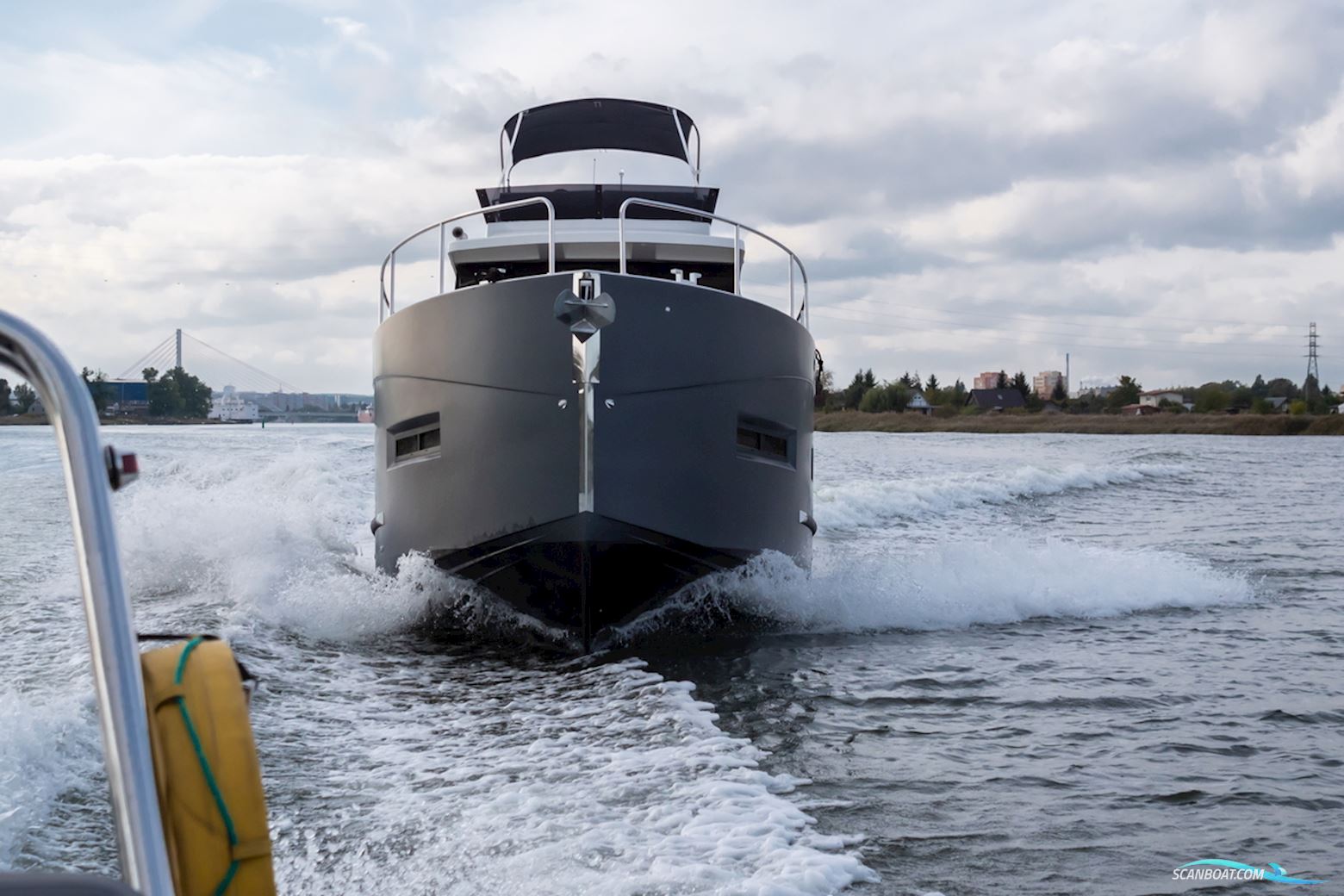 Cobra Yachts Futura 40 Grand Horizon