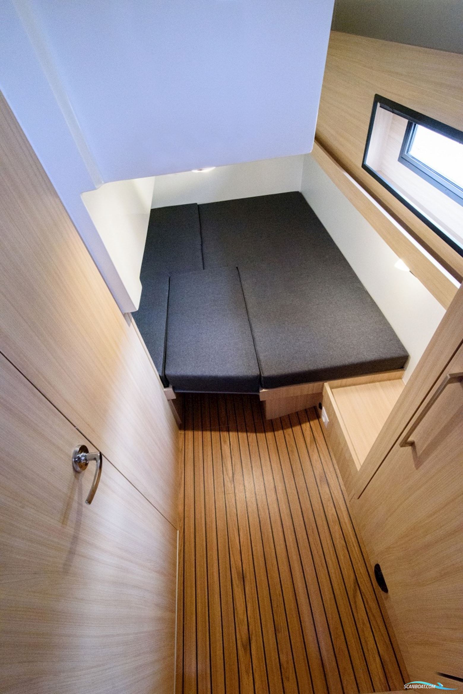 Cobra Yachts Futura 40 Grand Horizon