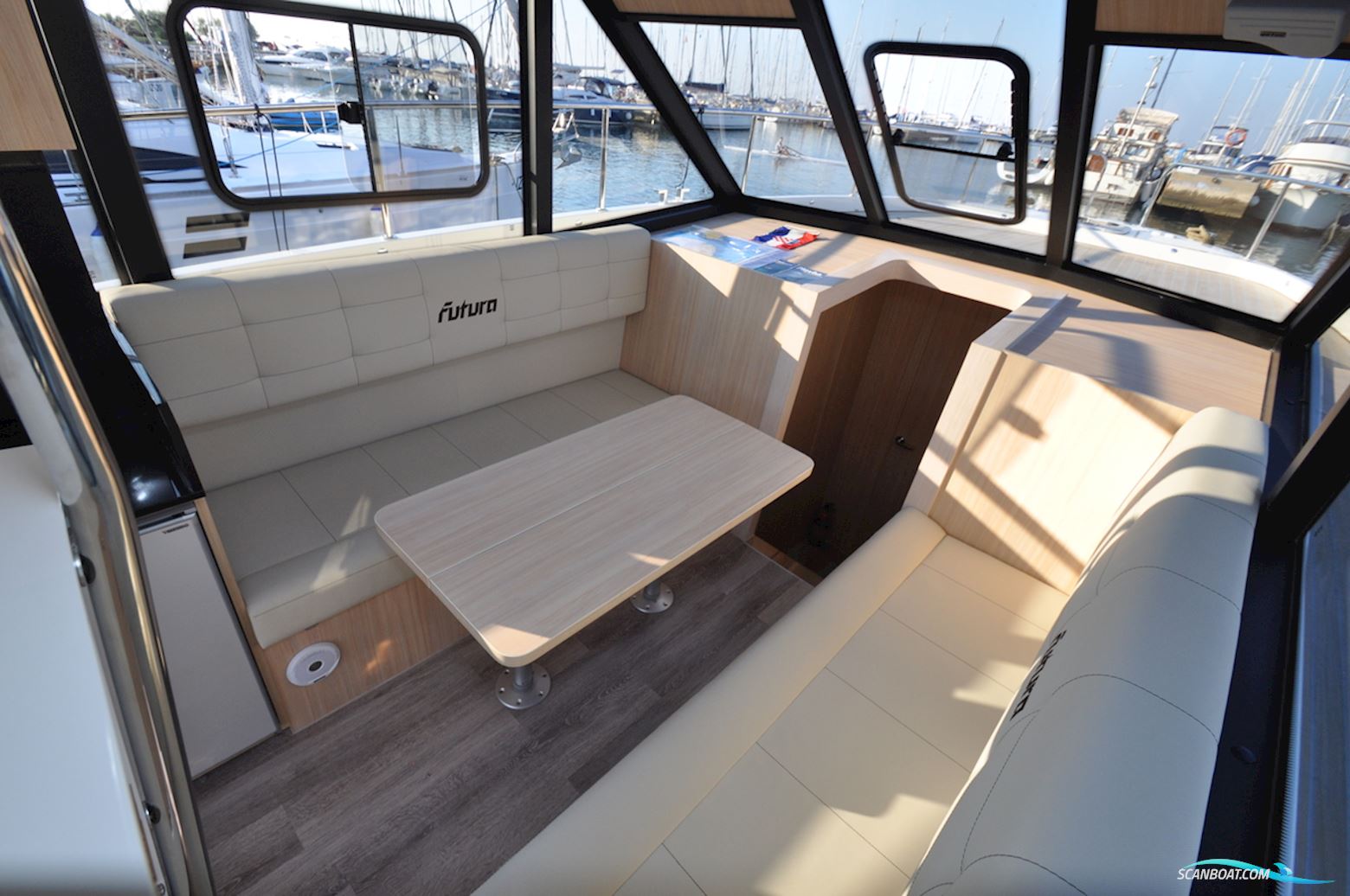 Cobra Yachts Futura 40 Grand Horizon