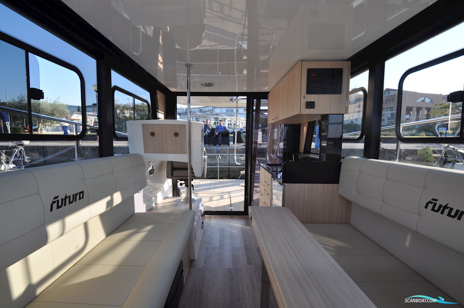 Cobra Yachts Futura 40 Grand Horizon