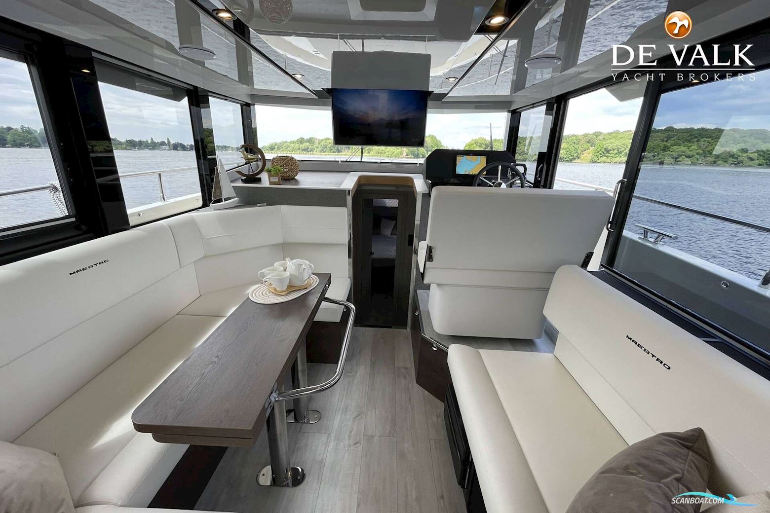 Cobra Yachts Maestro 42