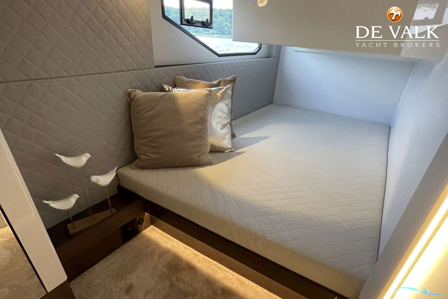 Cobra Yachts Maestro 42