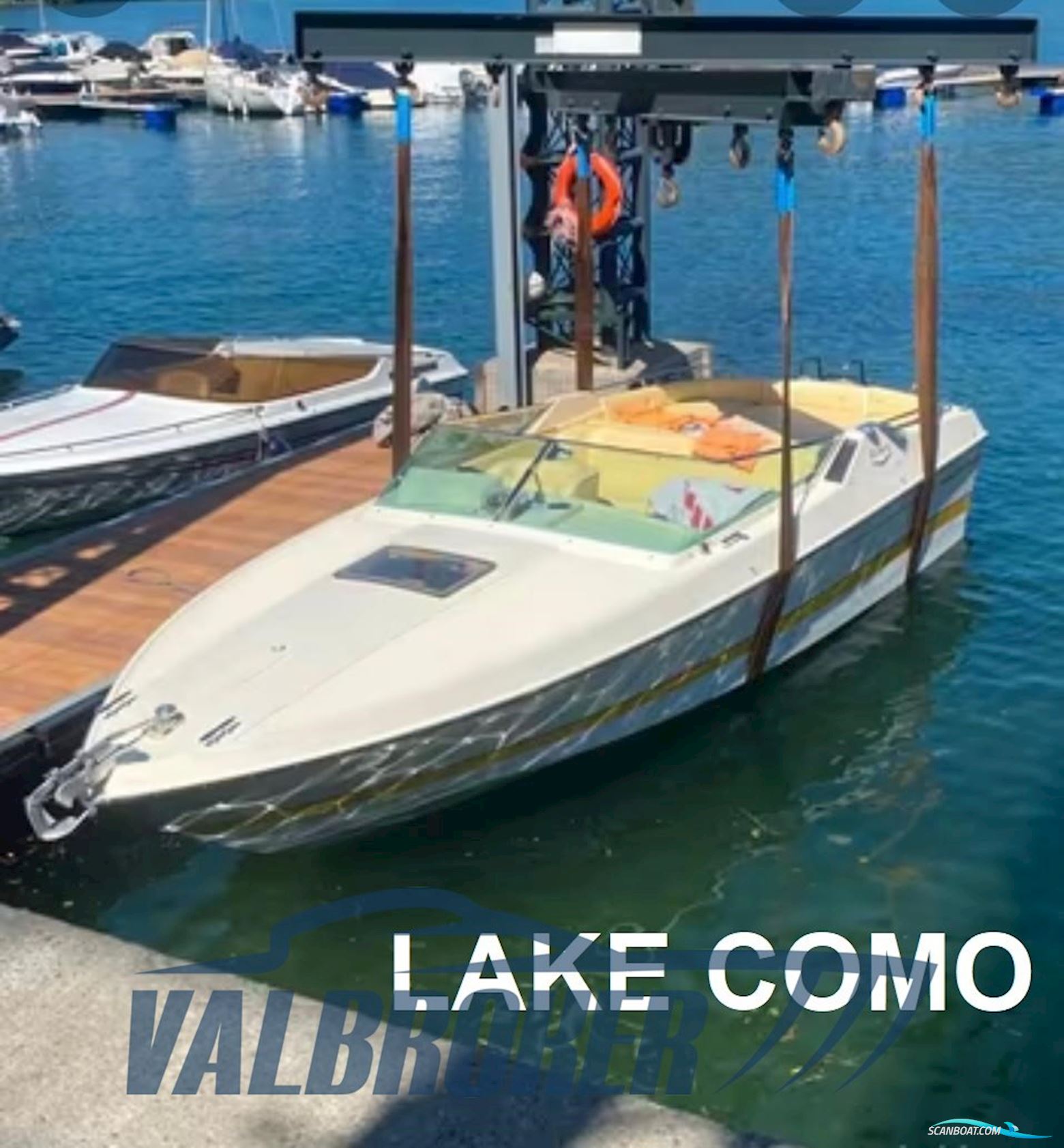 Colombo Vantage 25 Motorbåt 1984, med Marine Power Mcm 3.0 L 2000 motor, Italien