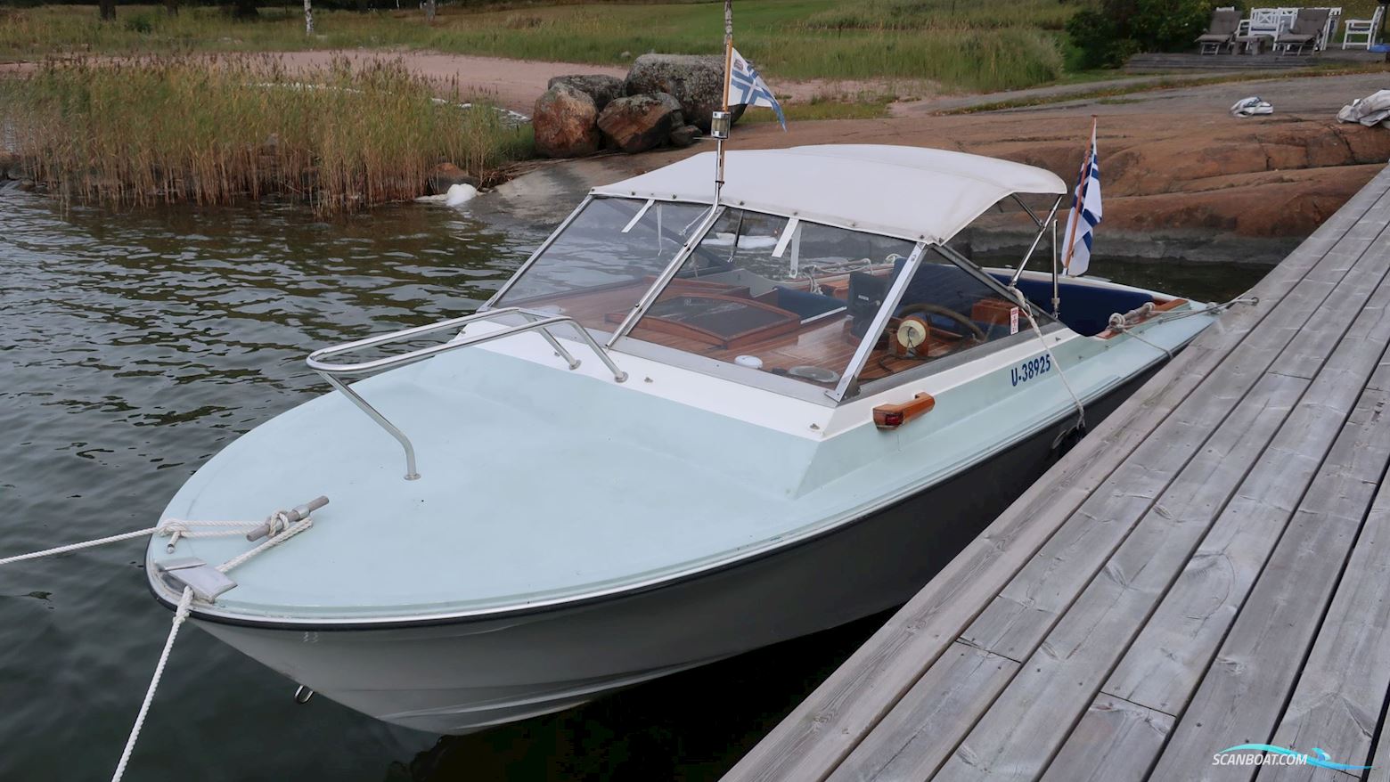 Coronet 21 Motorbåt 1968, med Mercruiser 377 Mag V8 motor, Finland