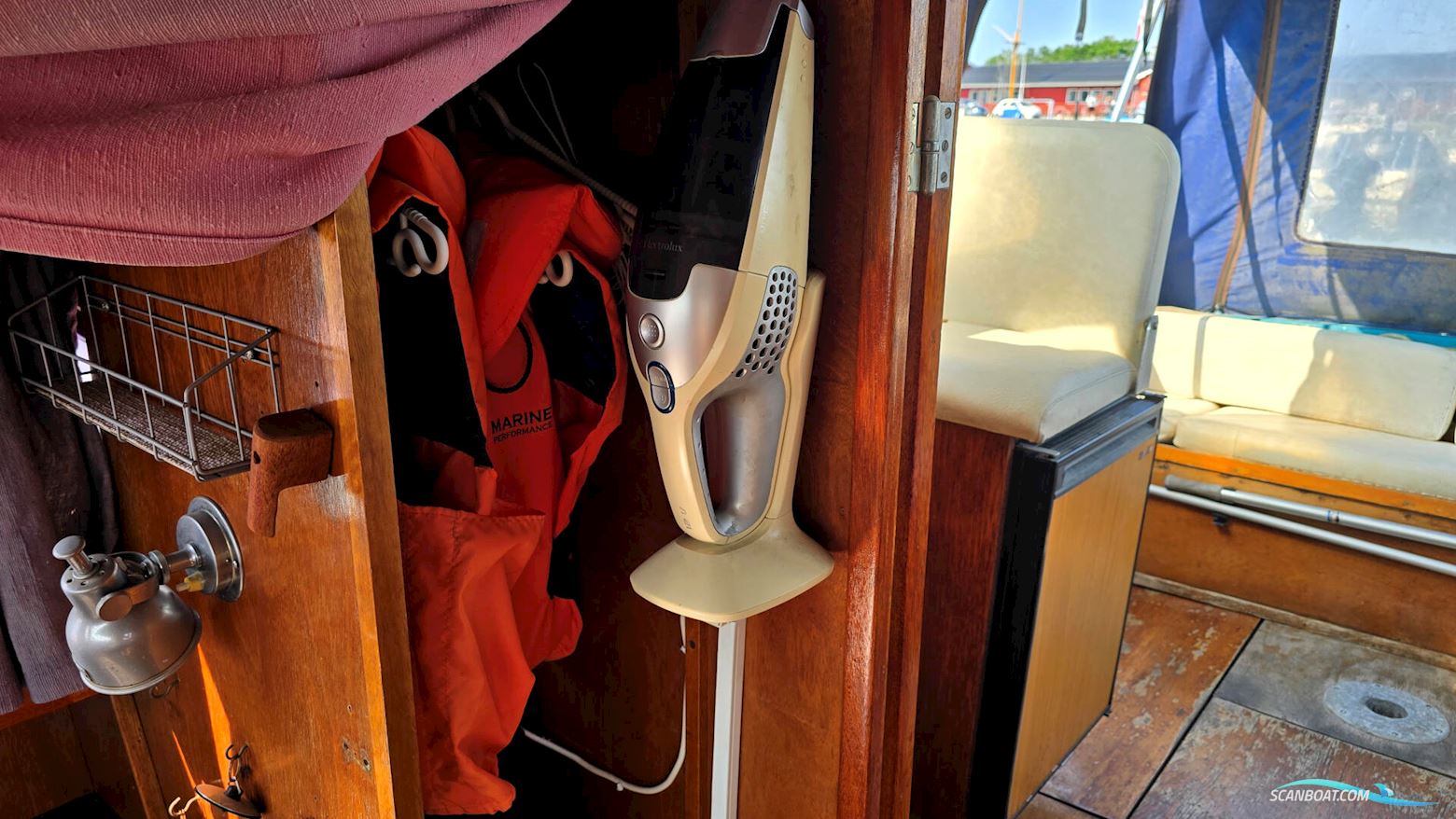 Coronet 24 Cabin