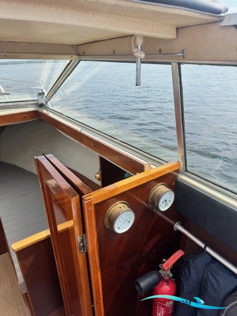 Coronet 24 Midi