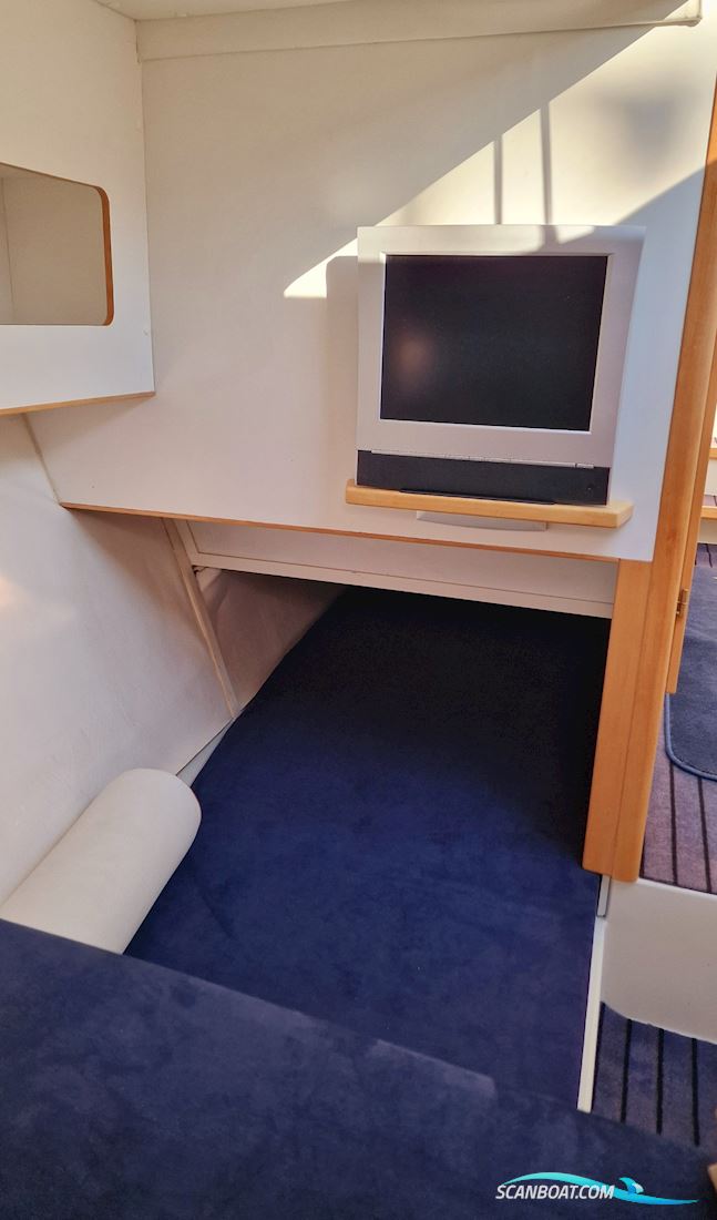 Coronet 280 Fly