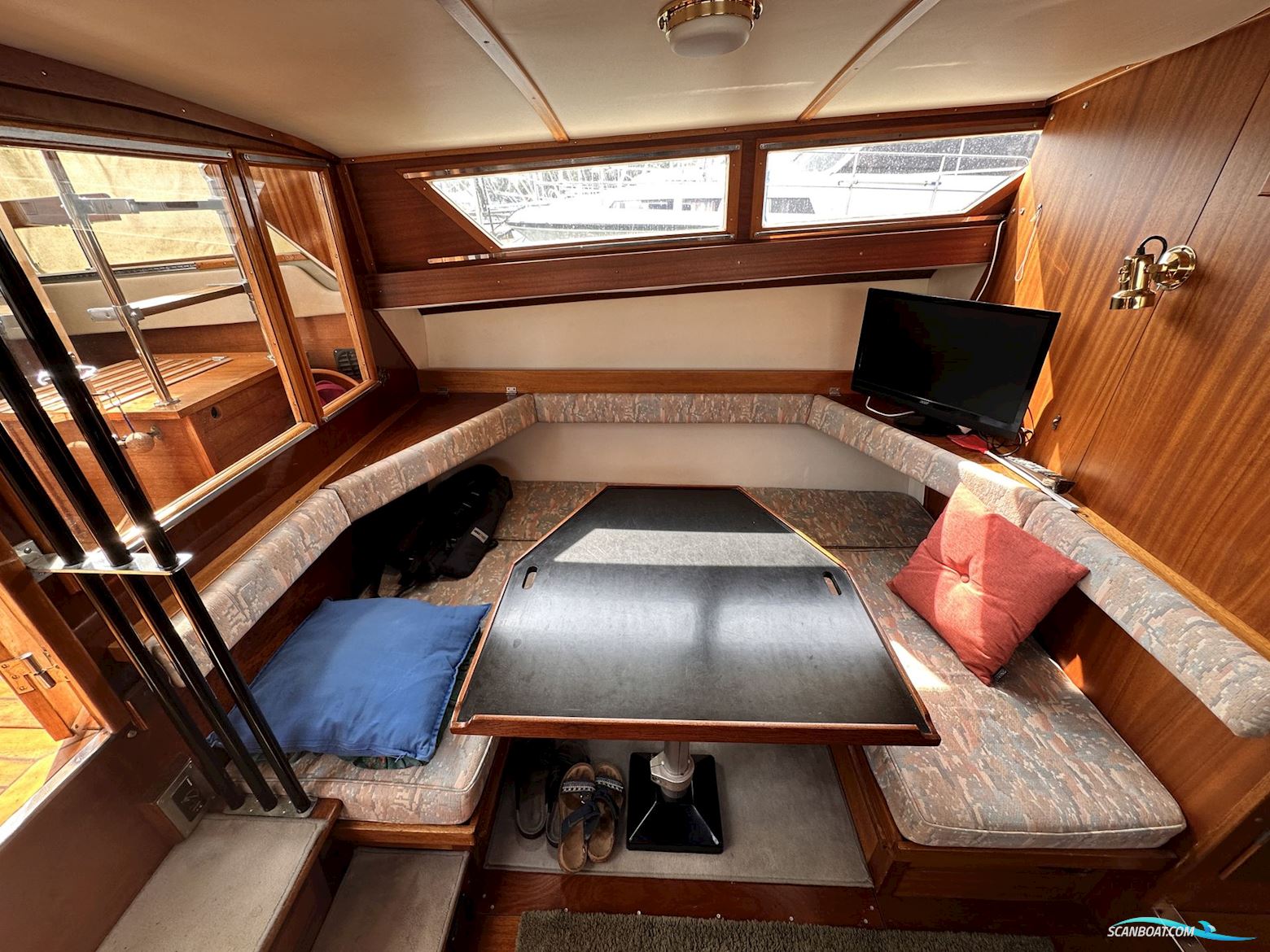 Coronet 32 Oceanfarer