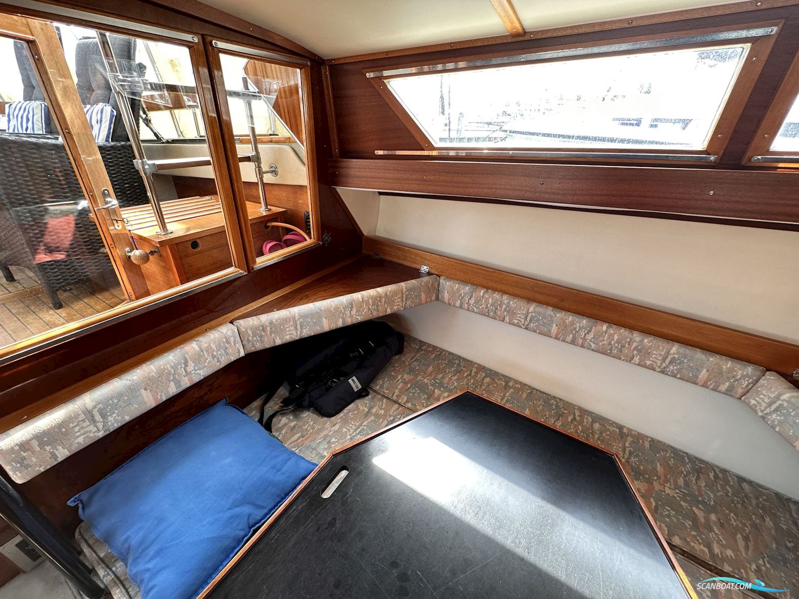 Coronet 32 Oceanfarer