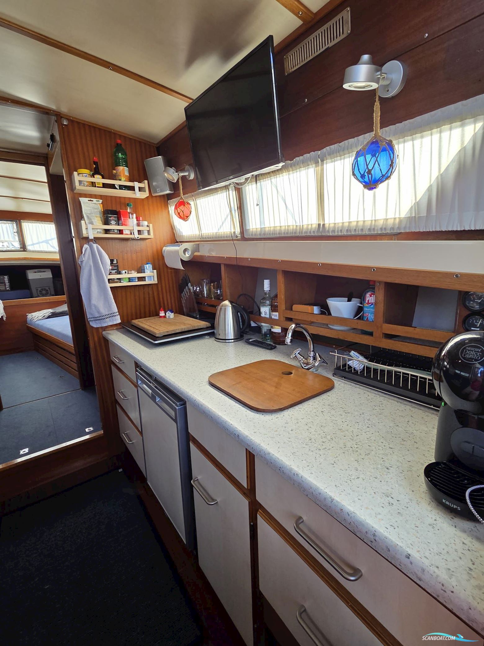 Coronet Commander 32