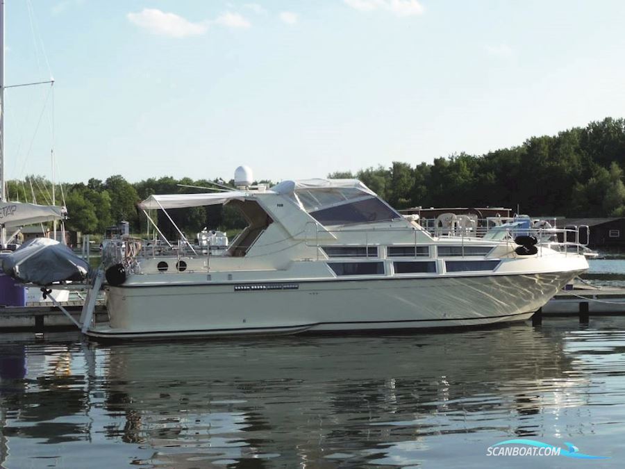 Coronet Commander 38` Motorbåt 1987, med Cummins motor, Tyskland