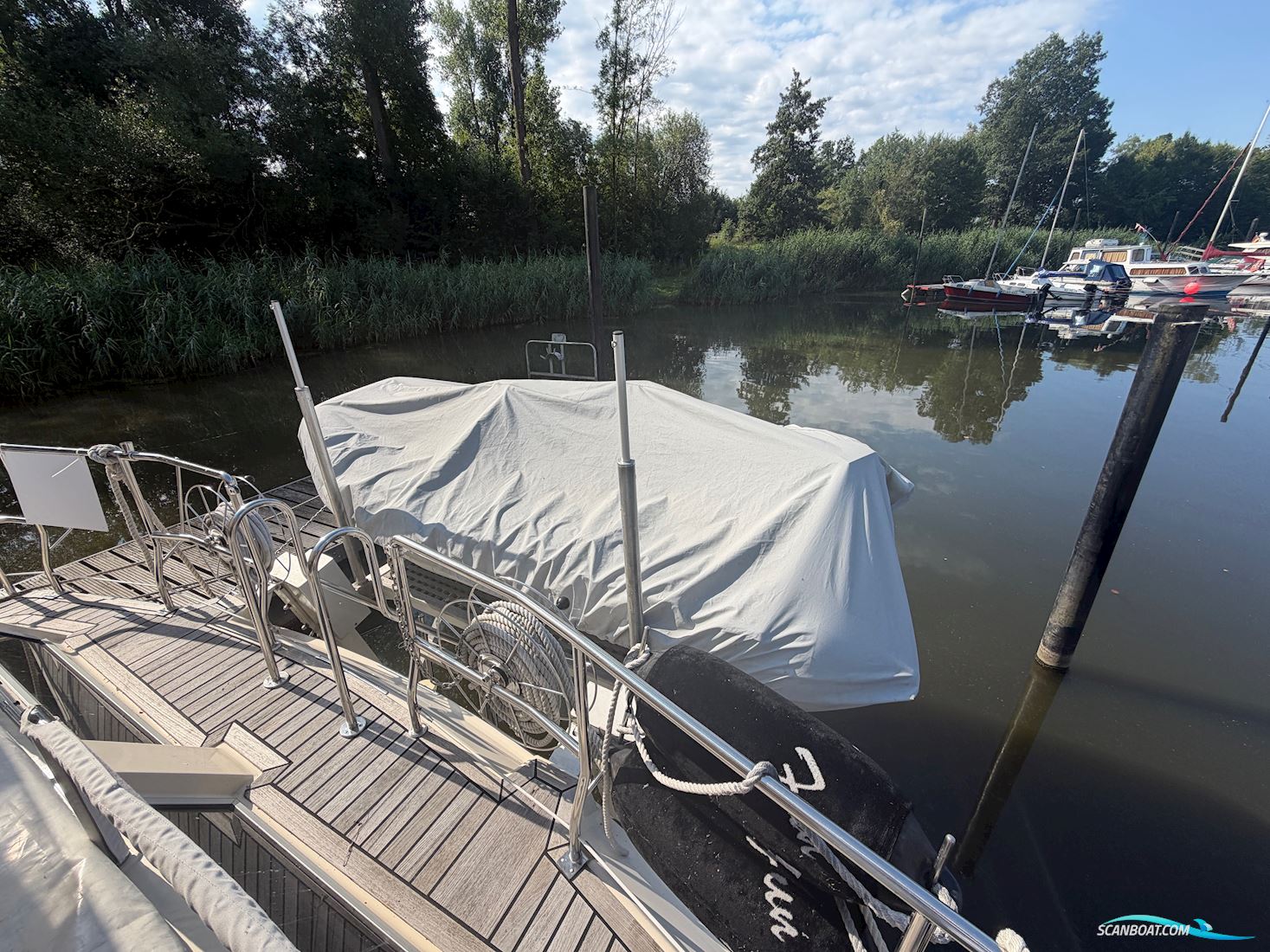 Coronet Commander 38`