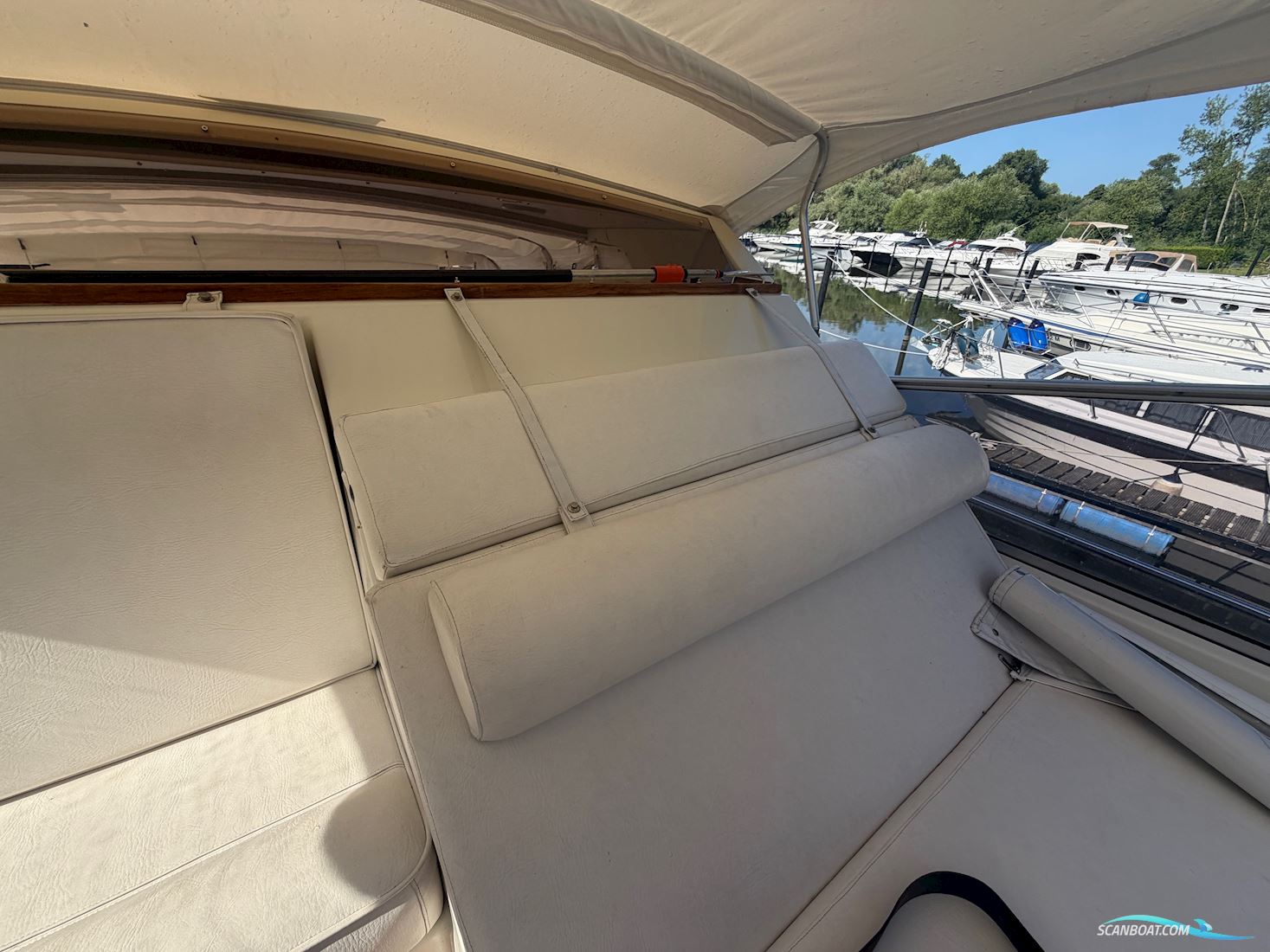 Coronet Commander 38`
