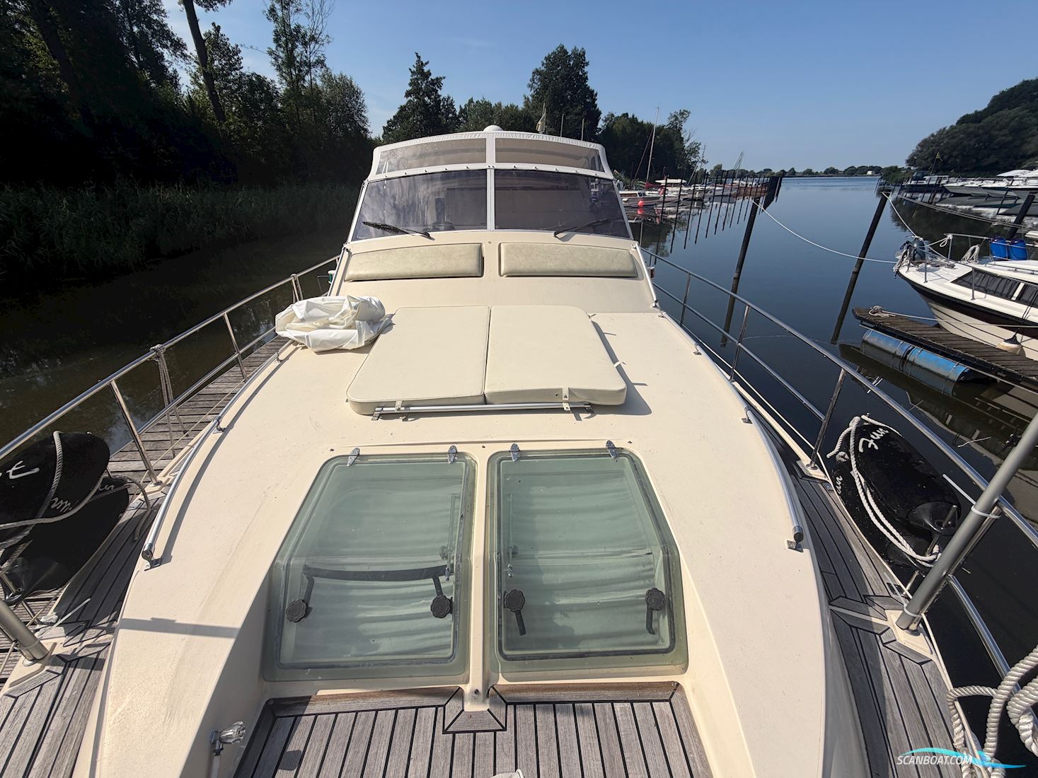 Coronet Commander 38`