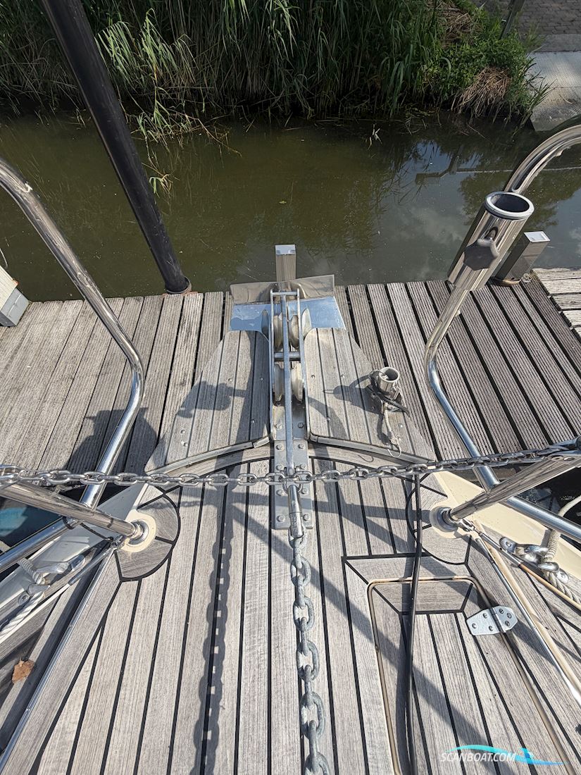 Coronet Commander 38`