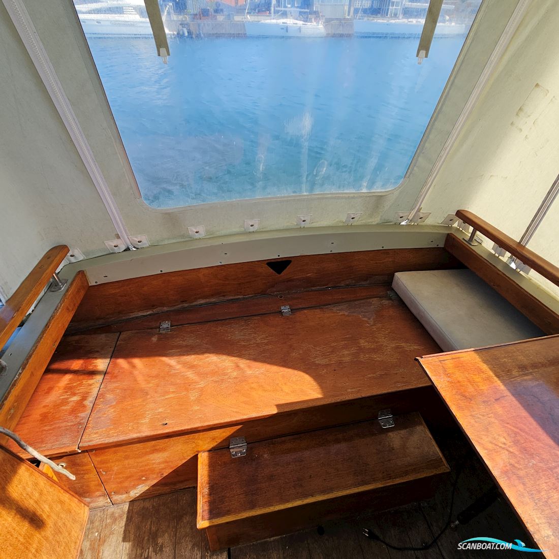 Coronet De Luxe 24 Cabin