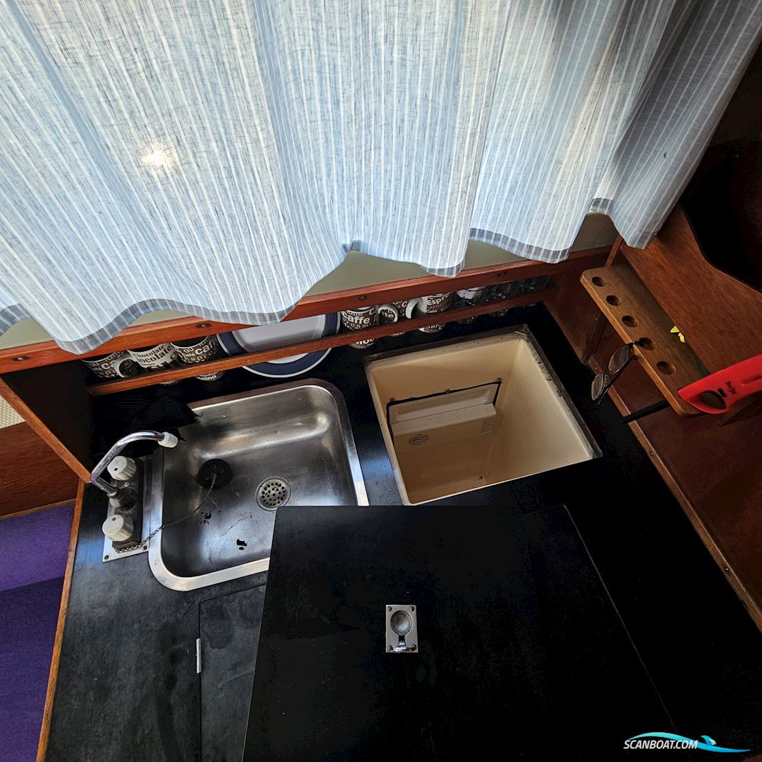 Coronet De Luxe 24 Cabin, Tilbud i April Nyere Mercury Motor