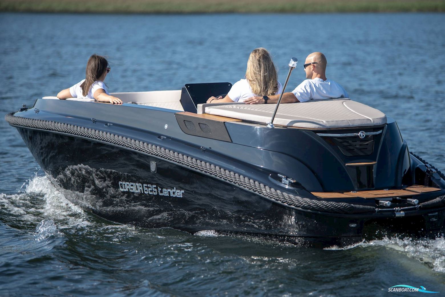 Corsiva 625 Tender 25 HK Yamaha/Udstyr