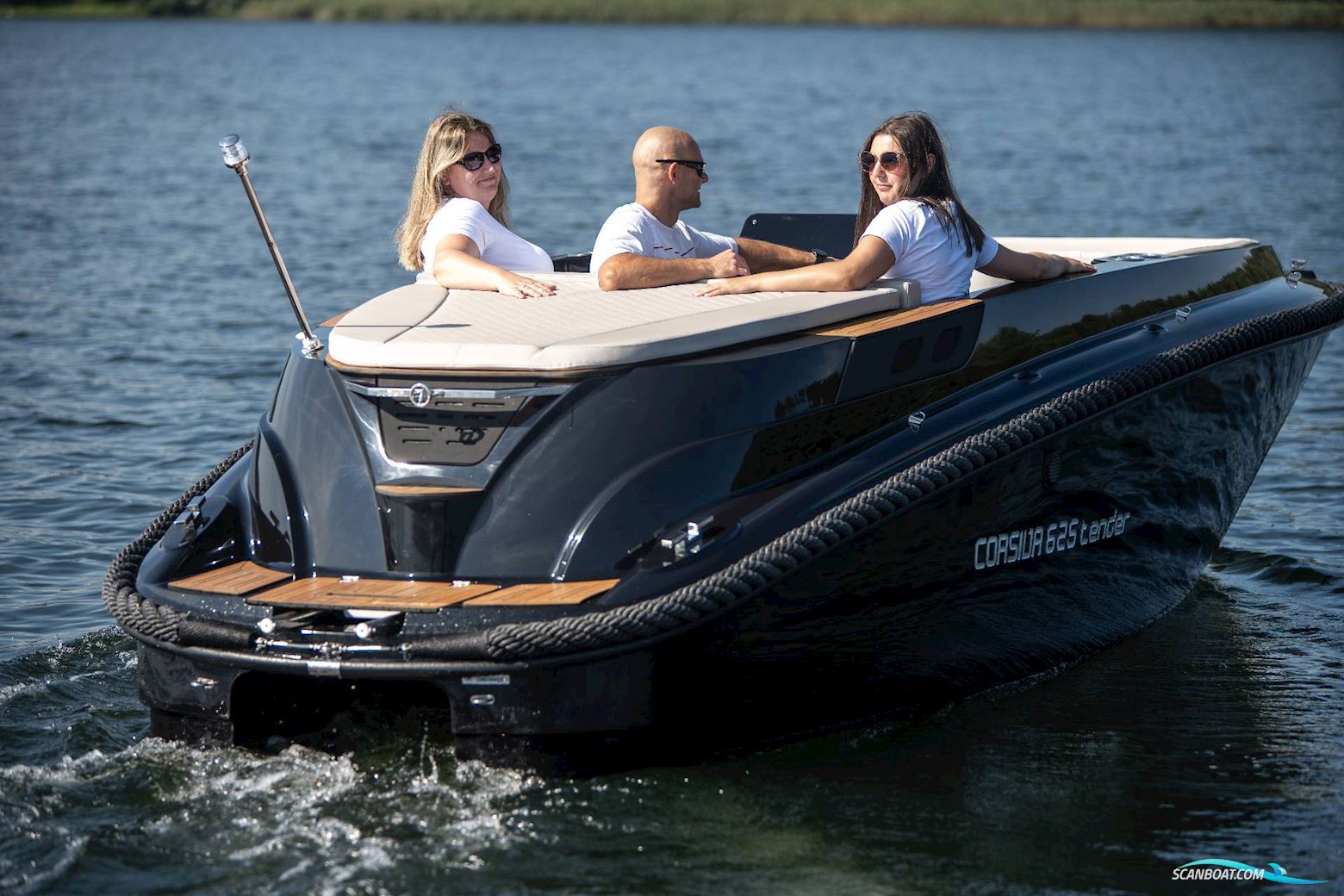 Corsiva 625 Tender 25 HK Yamaha/Udstyr