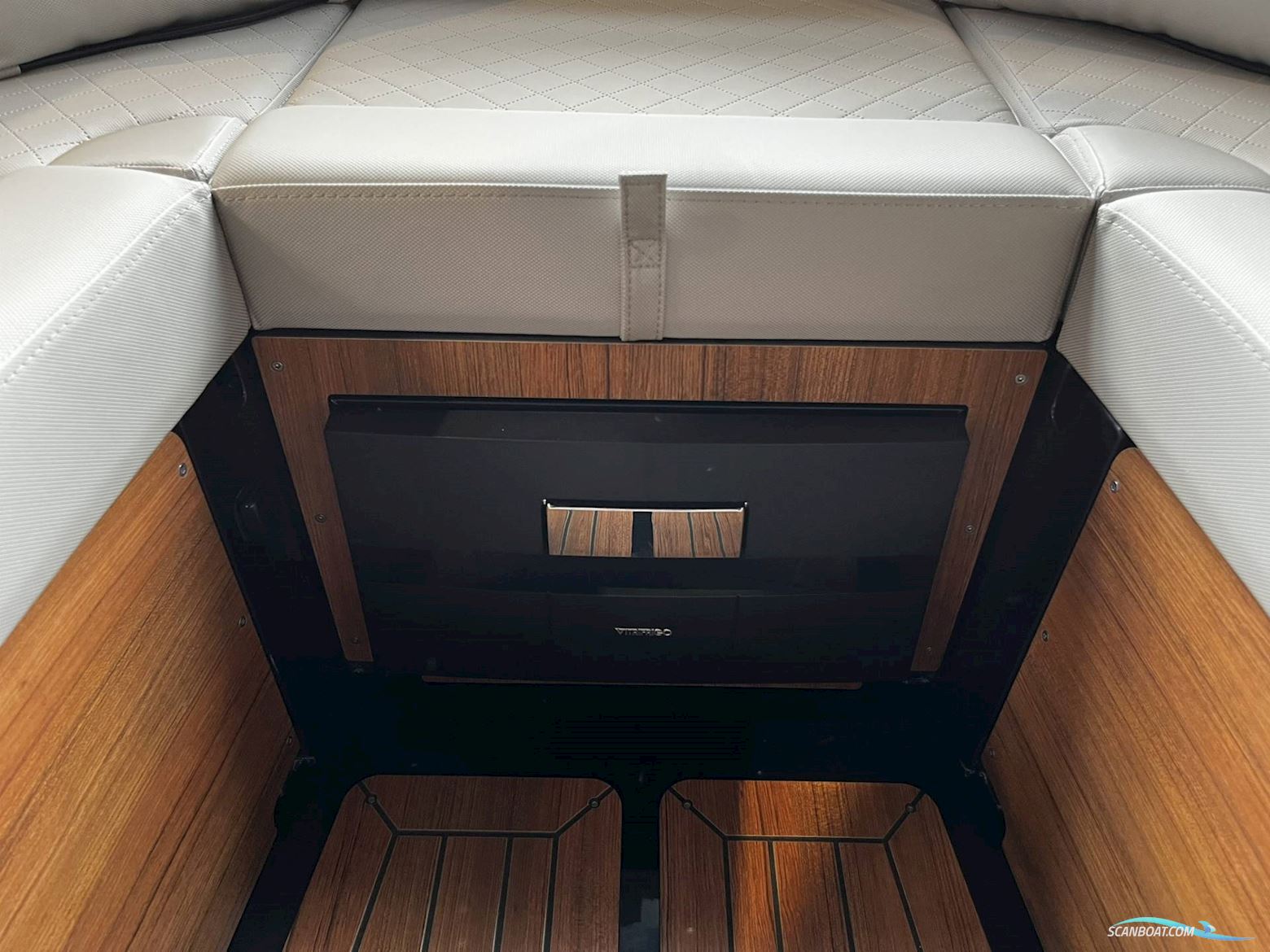 Corsiva 625 Tender 25 HK Yamaha/Udstyr