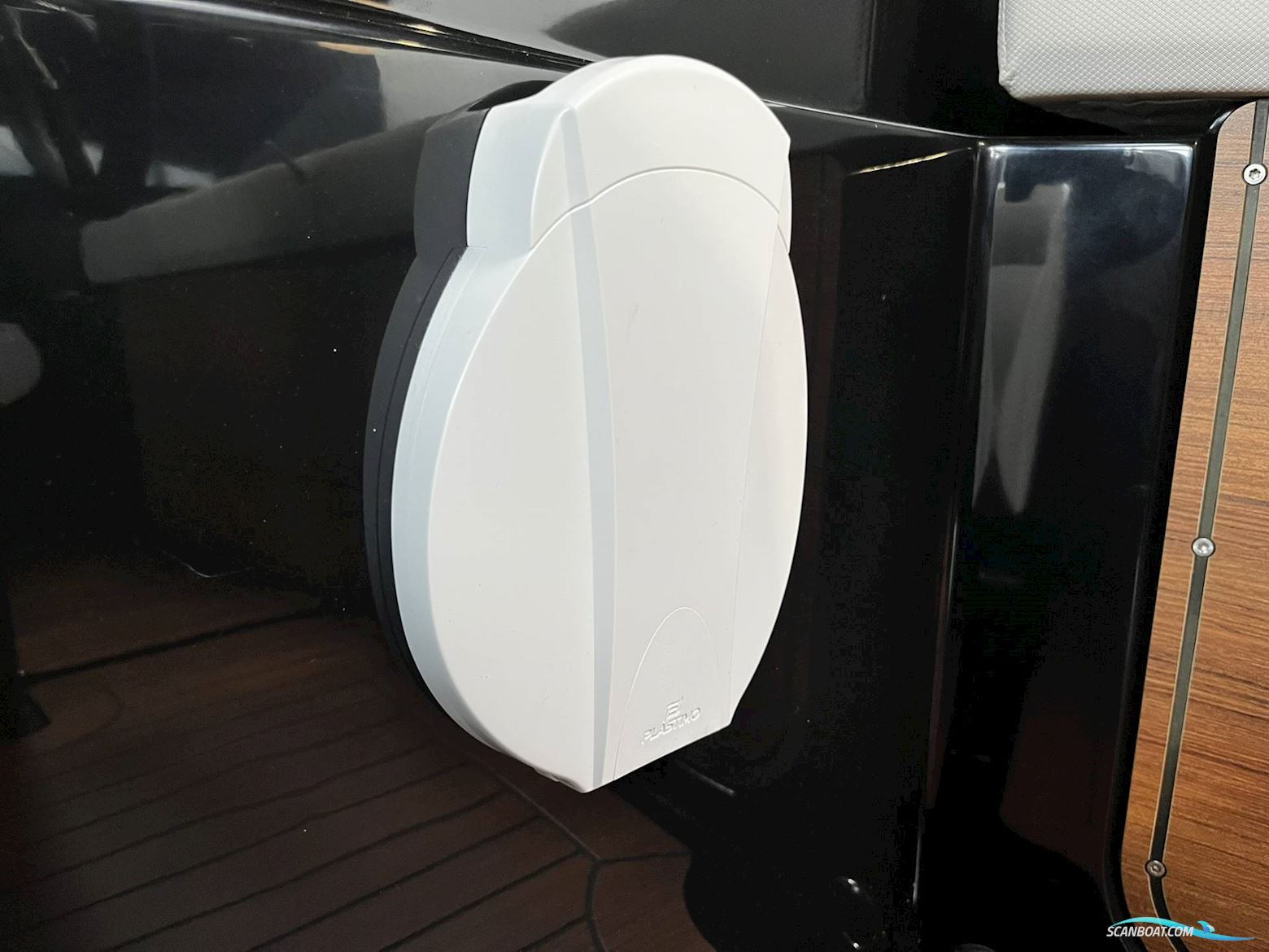 Corsiva 625 Tender 25 HK Yamaha/Udstyr