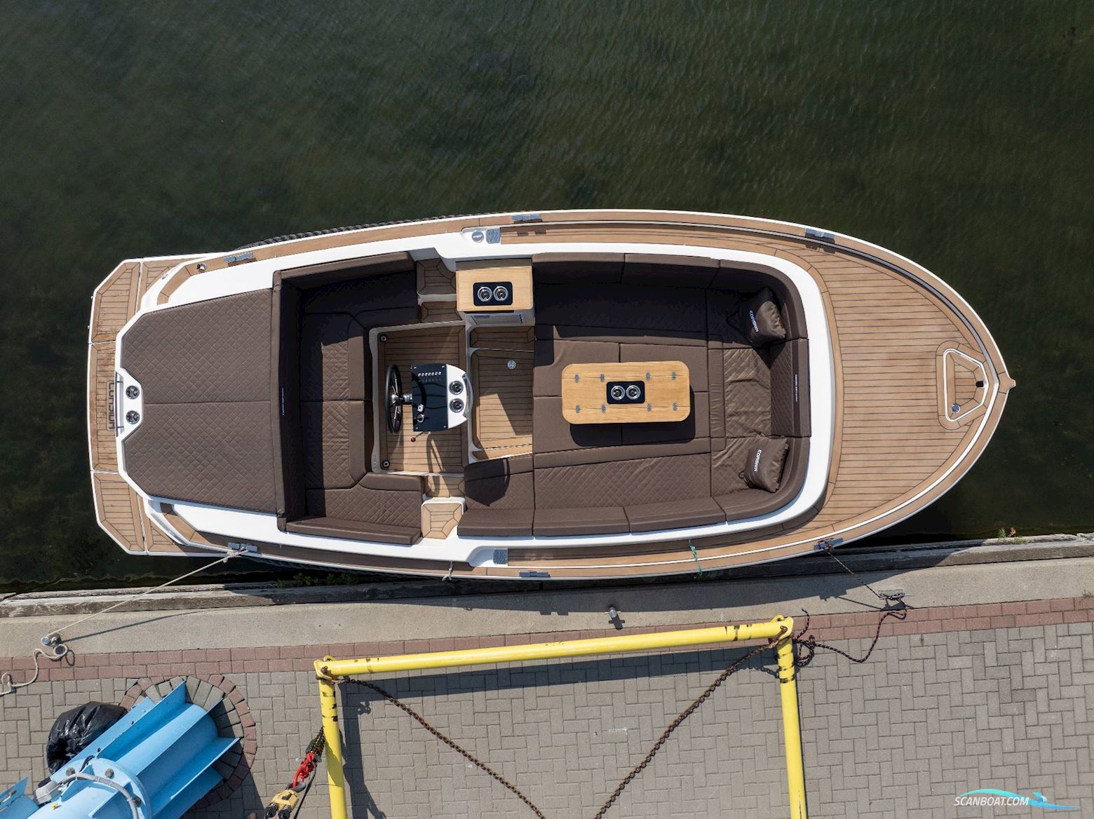 Corsiva 800 Tender - 40 HK Yamaha/Udstyr