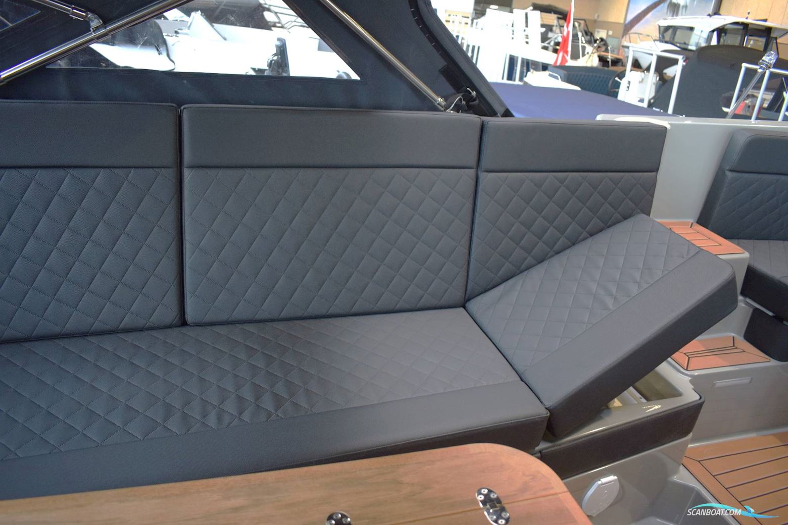 Corsiva 800 Tender - Elmotor Harmo m/Joystick