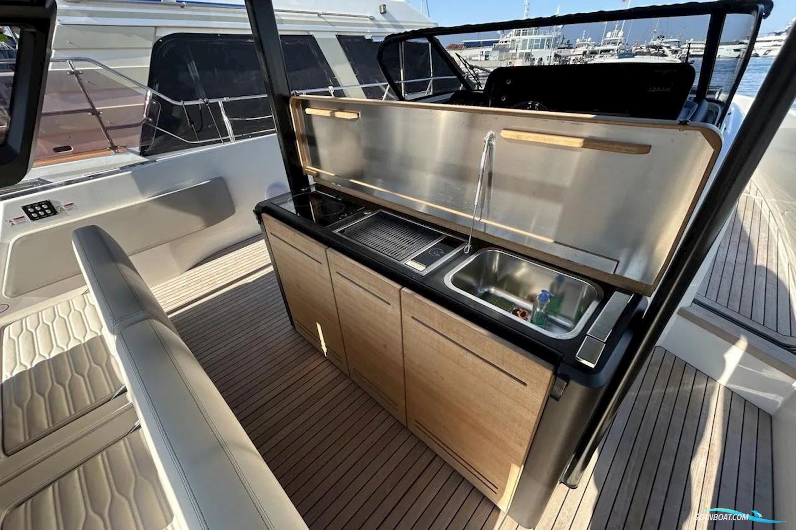 Cranchi A46 Luxury Tender
