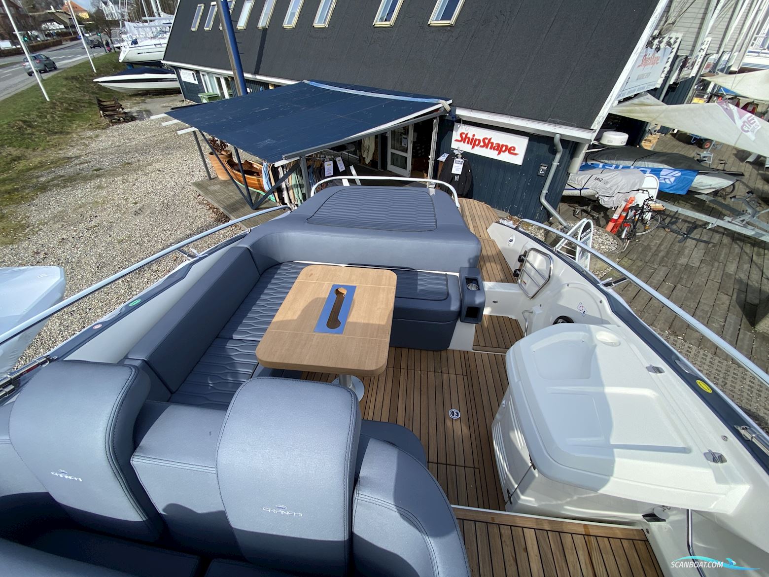 Cranchi E30 Endurance (2021) YDERLIGERE NEDSAT