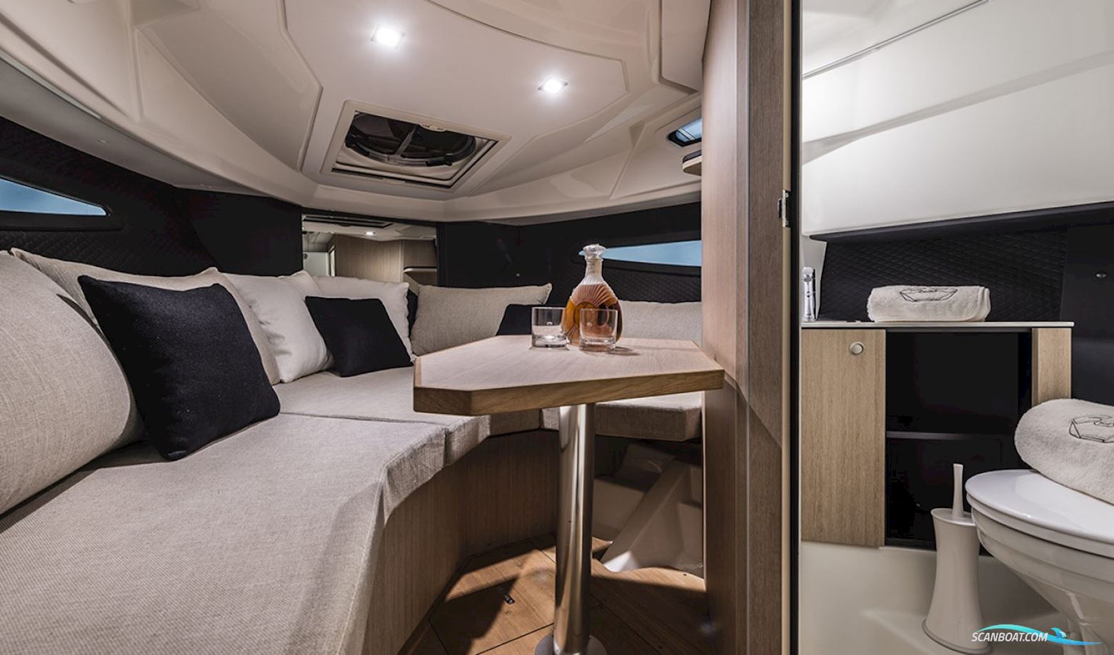 Cranchi E30 Endurance (2021) YDERLIGERE NEDSAT