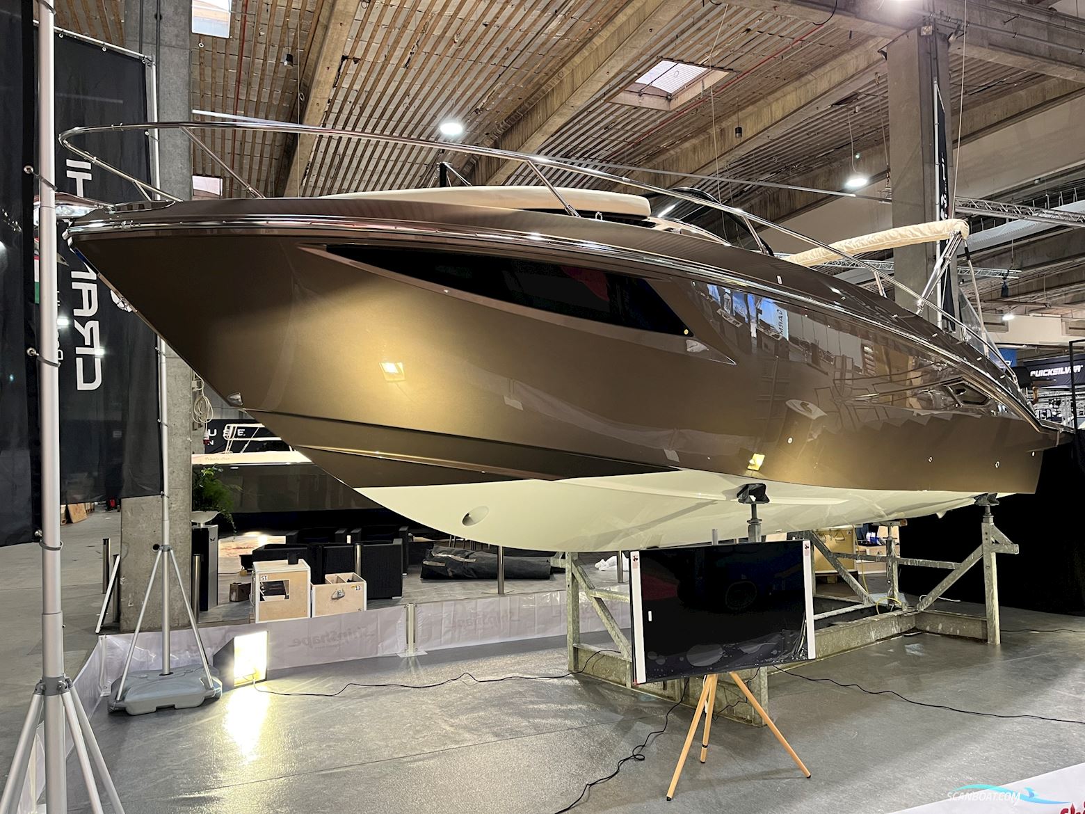 Cranchi E30 Endurance (Espresso) - SOLGT Motorbåt 2021, med Volvo Penta motor, Danmark