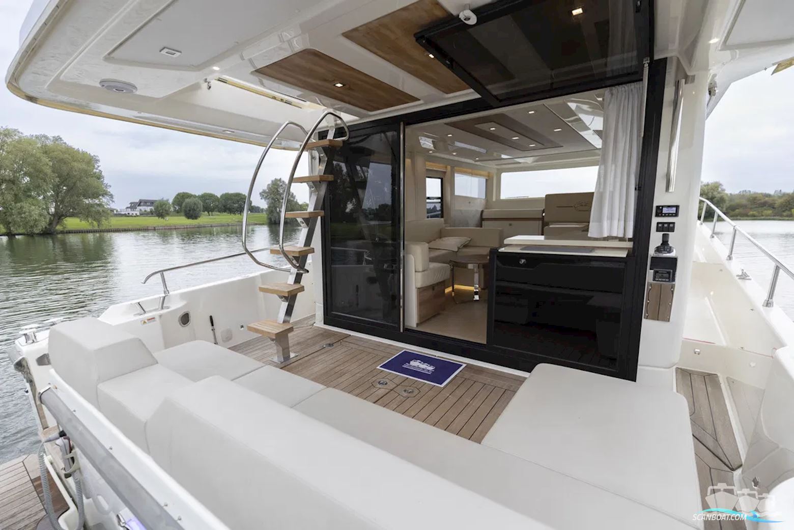 Cranchi Eco Trawler 43 Long Distance