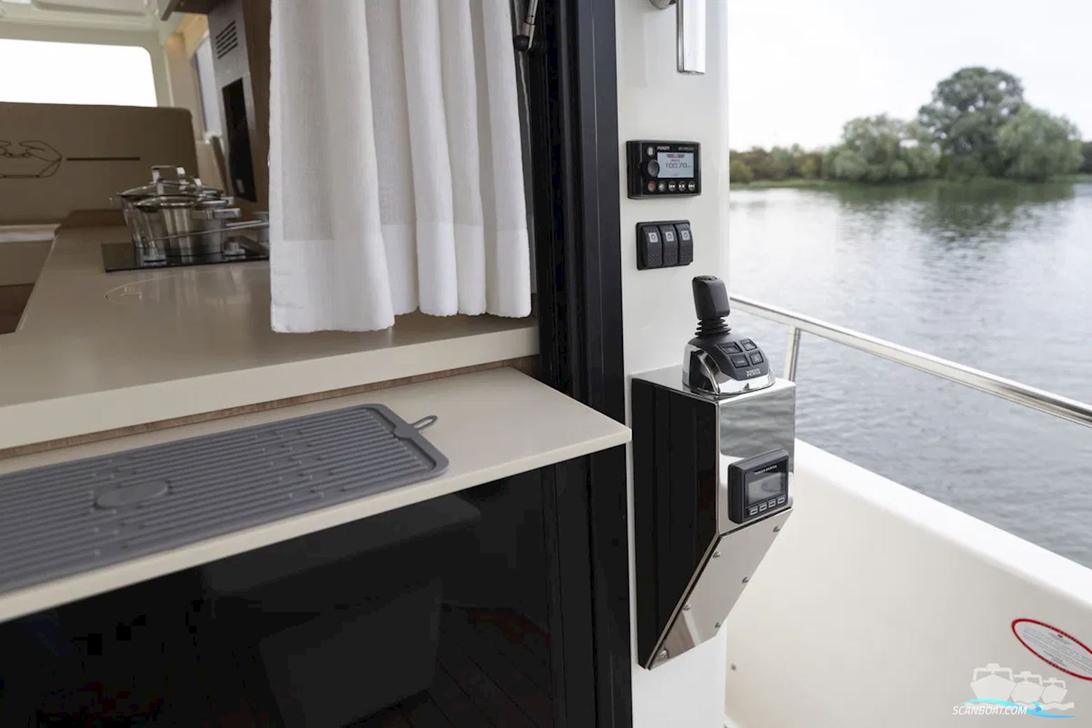 Cranchi Eco Trawler 43 Long Distance