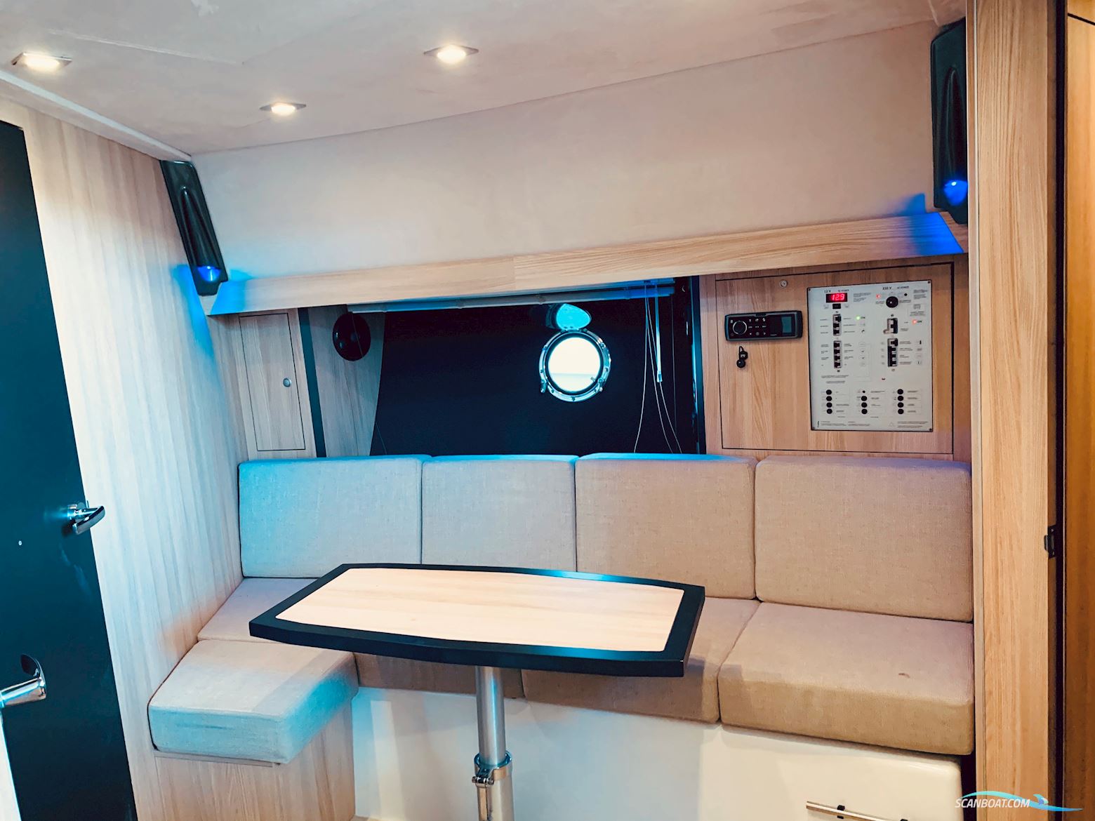 Cranchi M 38 HT - 2013 - DIESEL