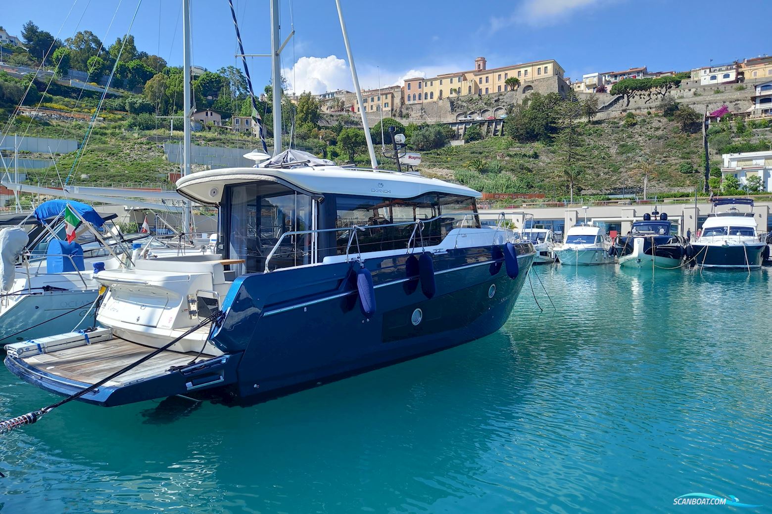 Cranchi T36 Crossover Motorbåt 2019, med Volvo Penta motor, Frankrike