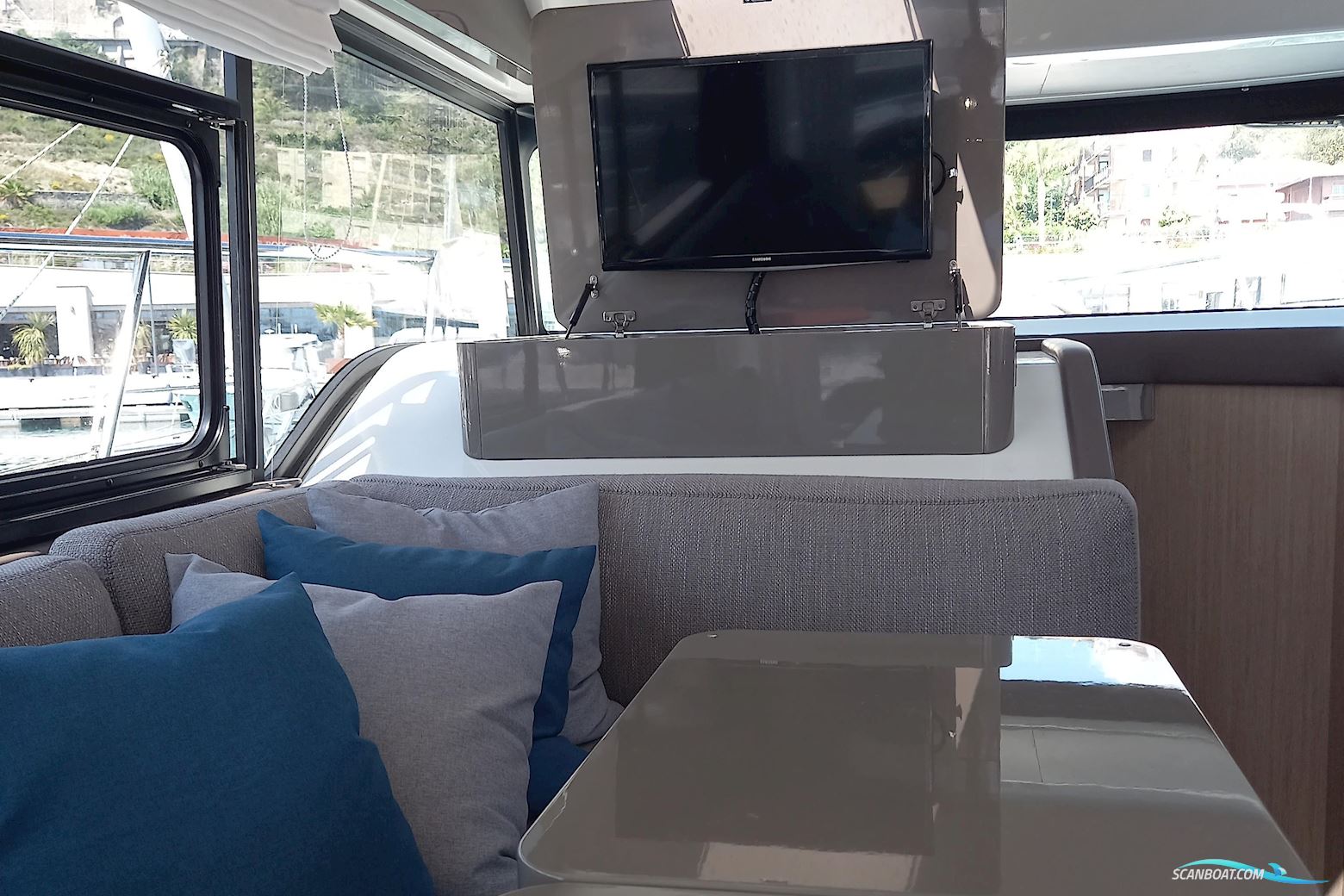 Cranchi T36 Crossover