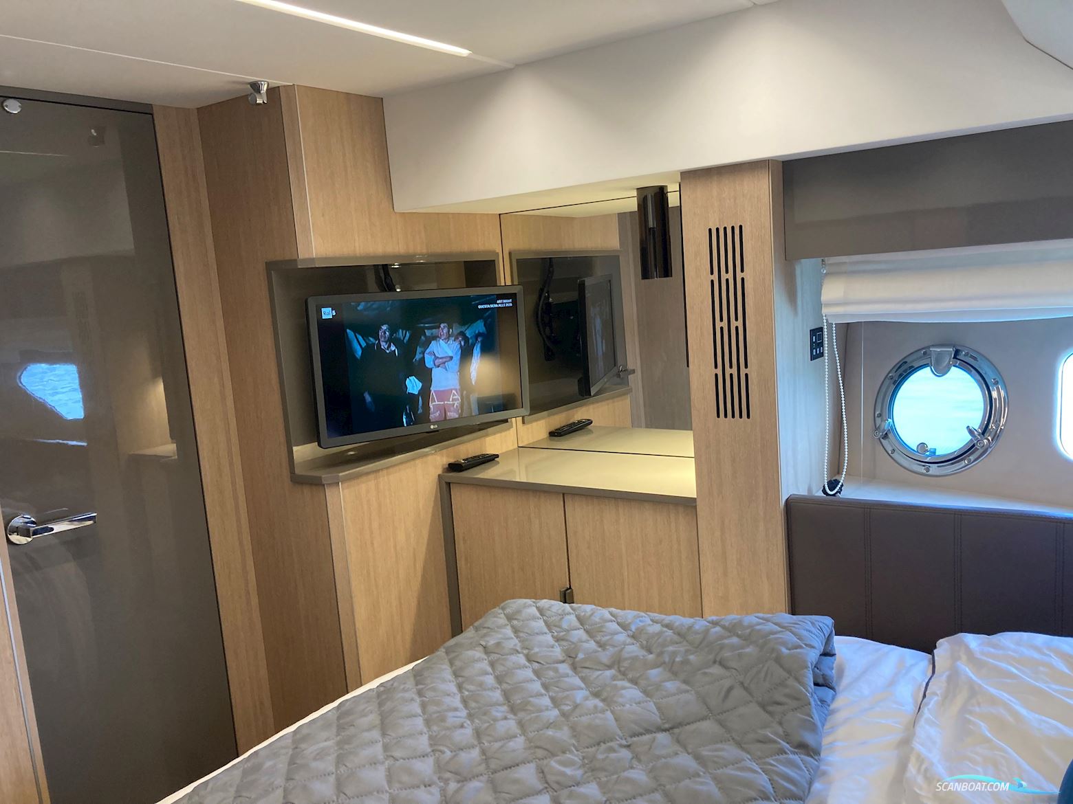 Cranchi T36 Crossover