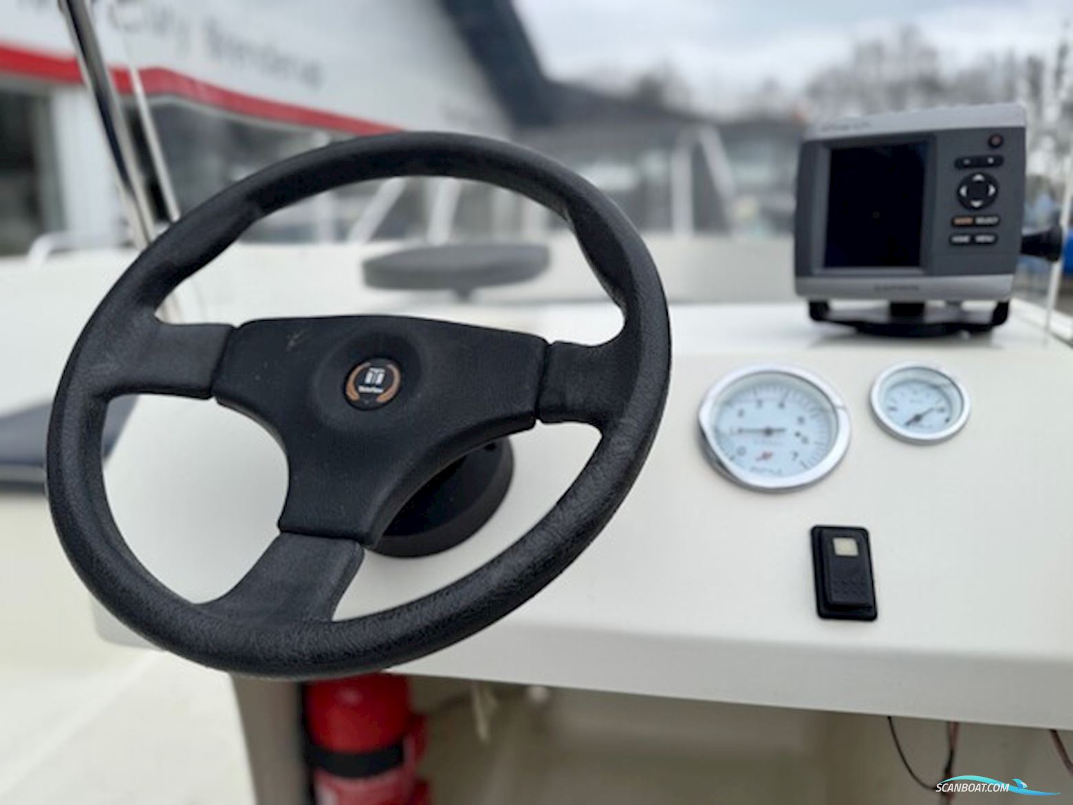 Crescent 491 SC med 60 hk Mercury-EFI og 750 kg Brenderup 18750UB bådtrailer