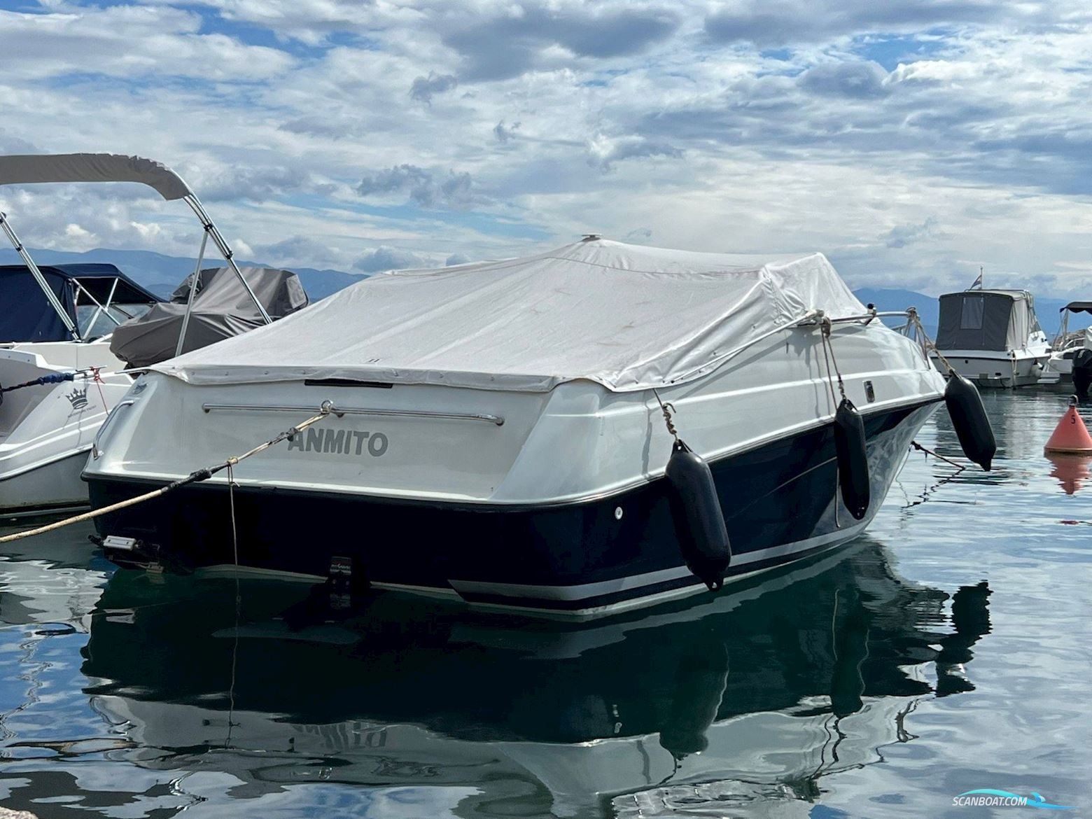 Crownline 210 Cabin