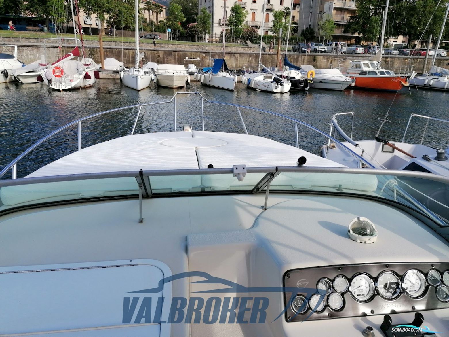 Crownline 268 CR