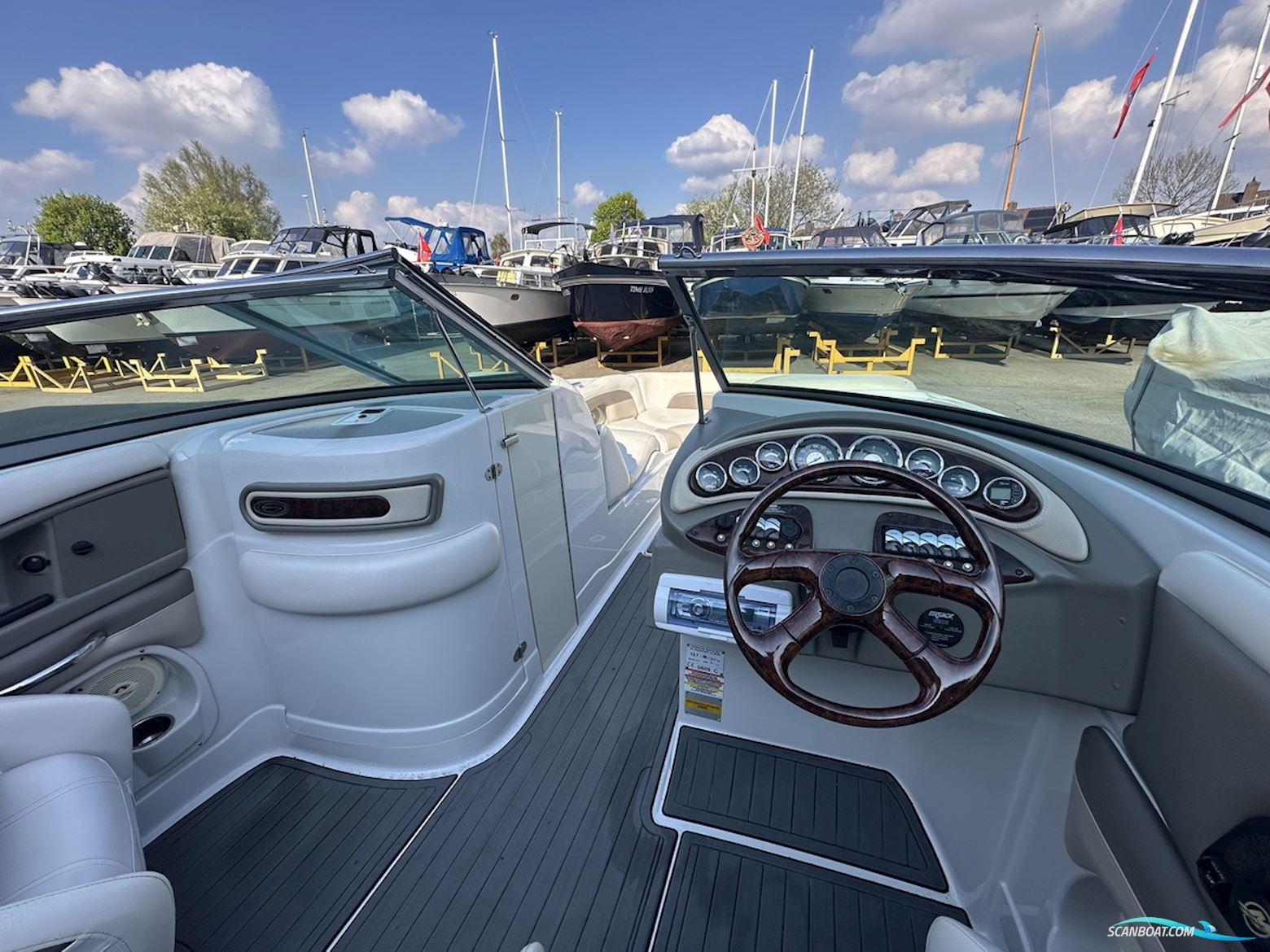 Crownline E6