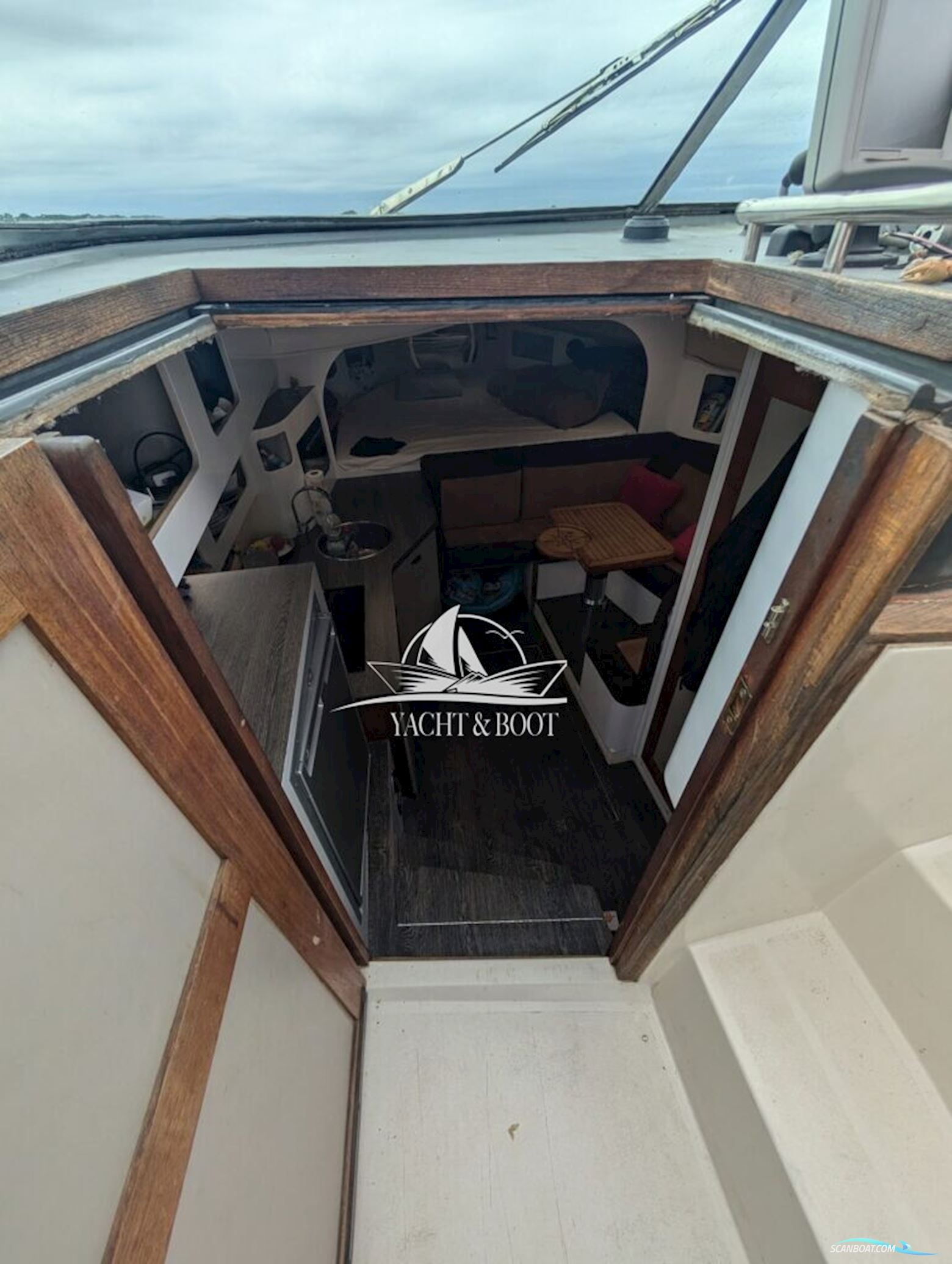 Cruiser Yachts 3270 Esprit