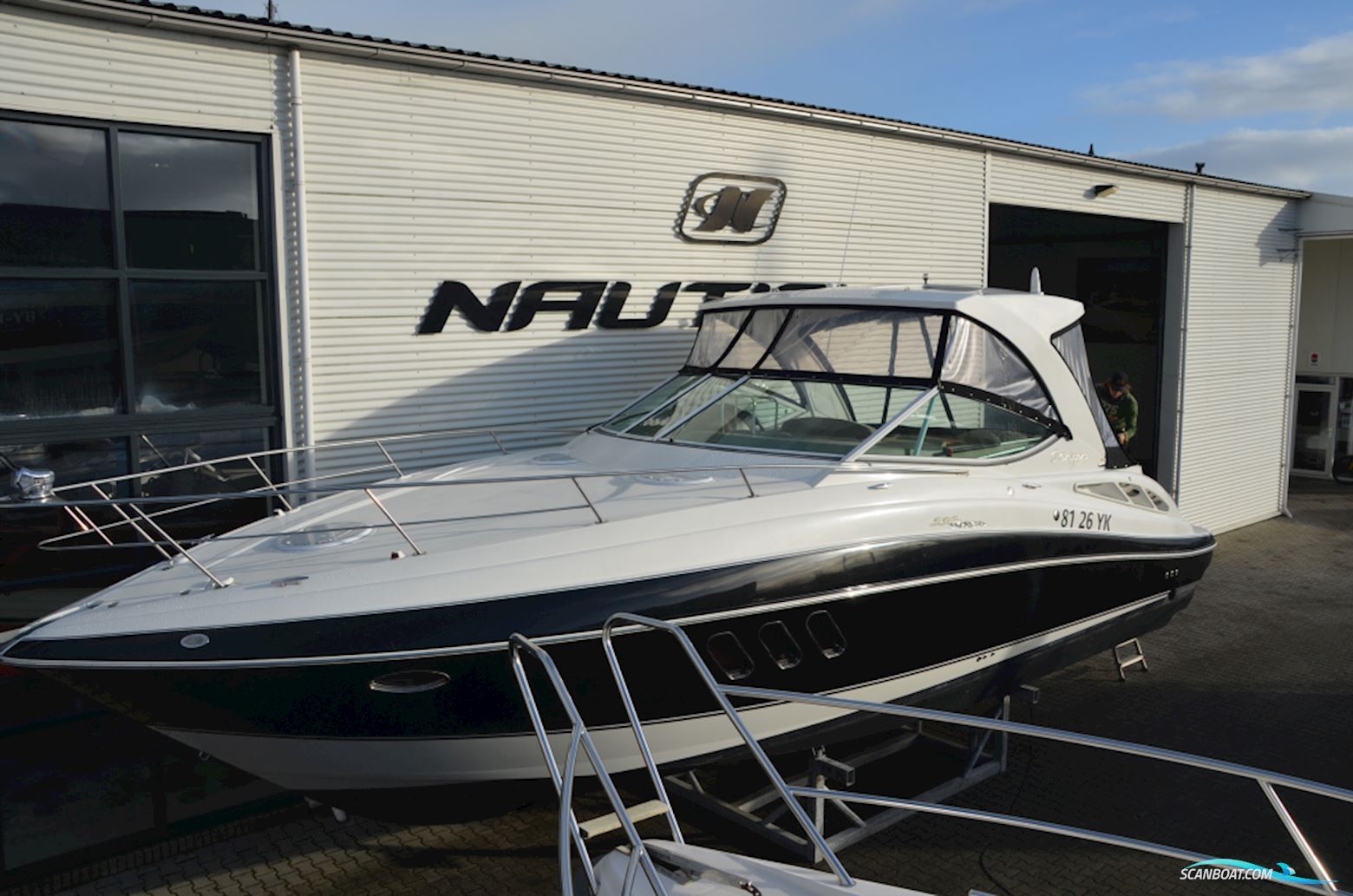 CRUISERS 330 Express