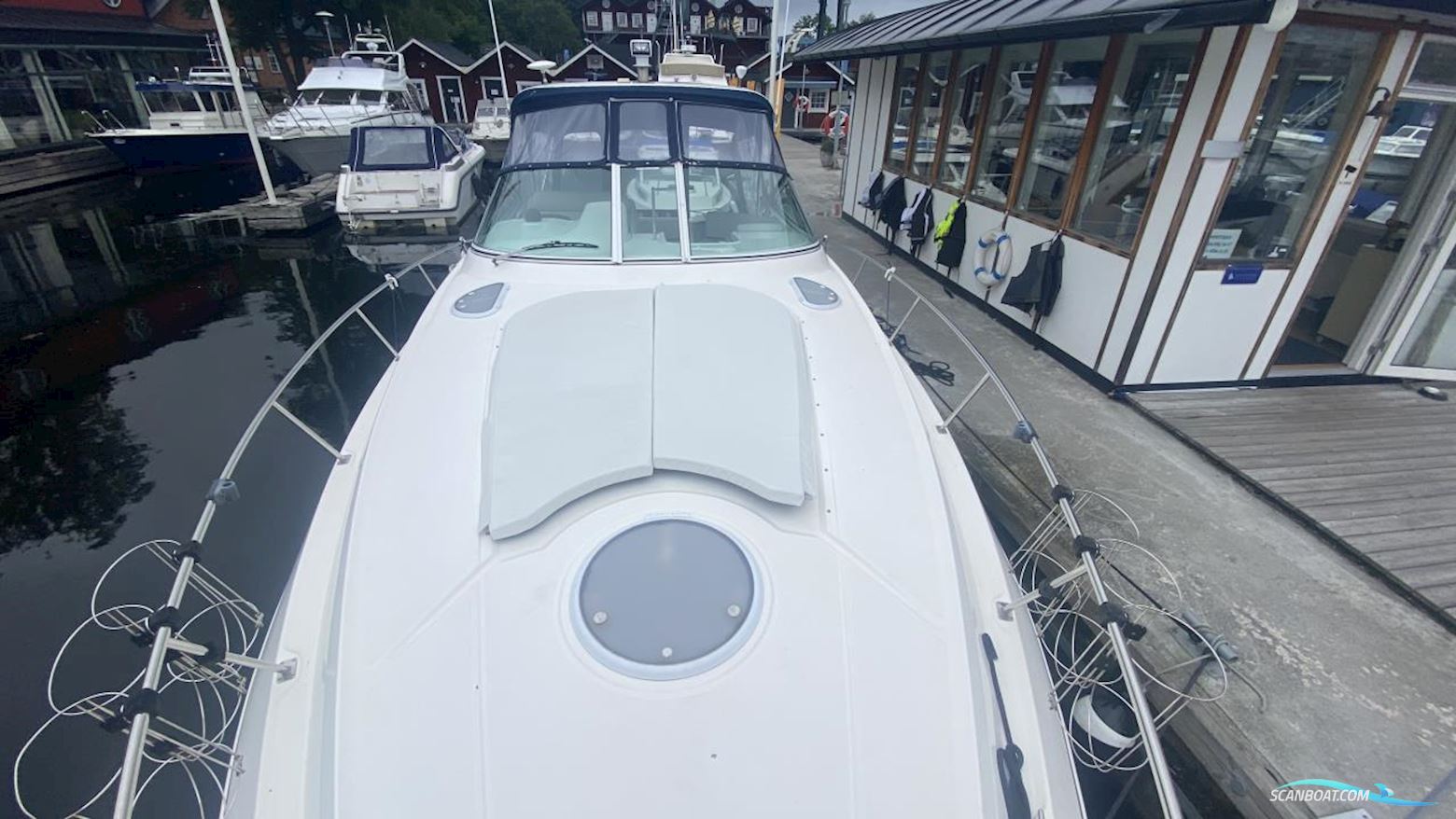 Cruisers Yacht 340 Express