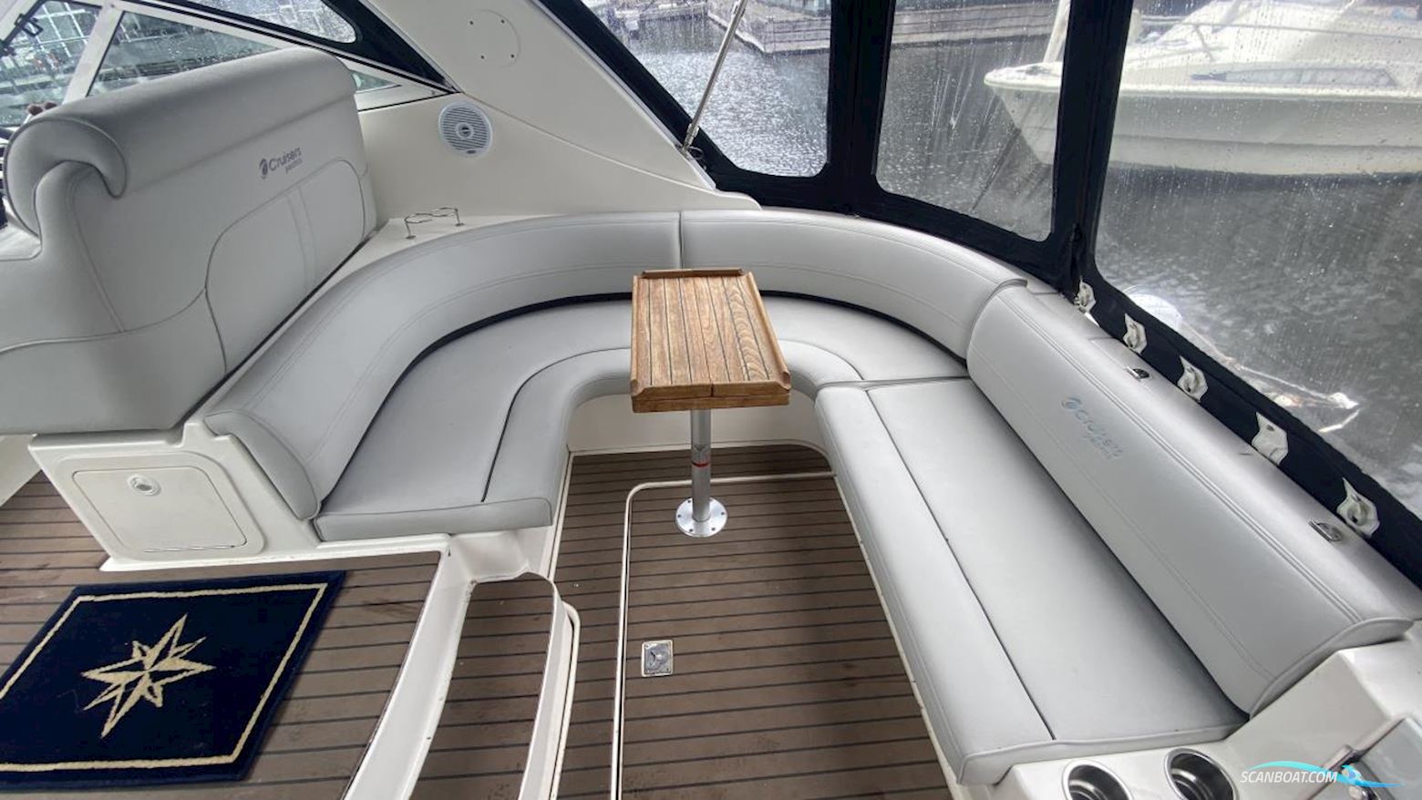 Cruisers Yacht 340 Express